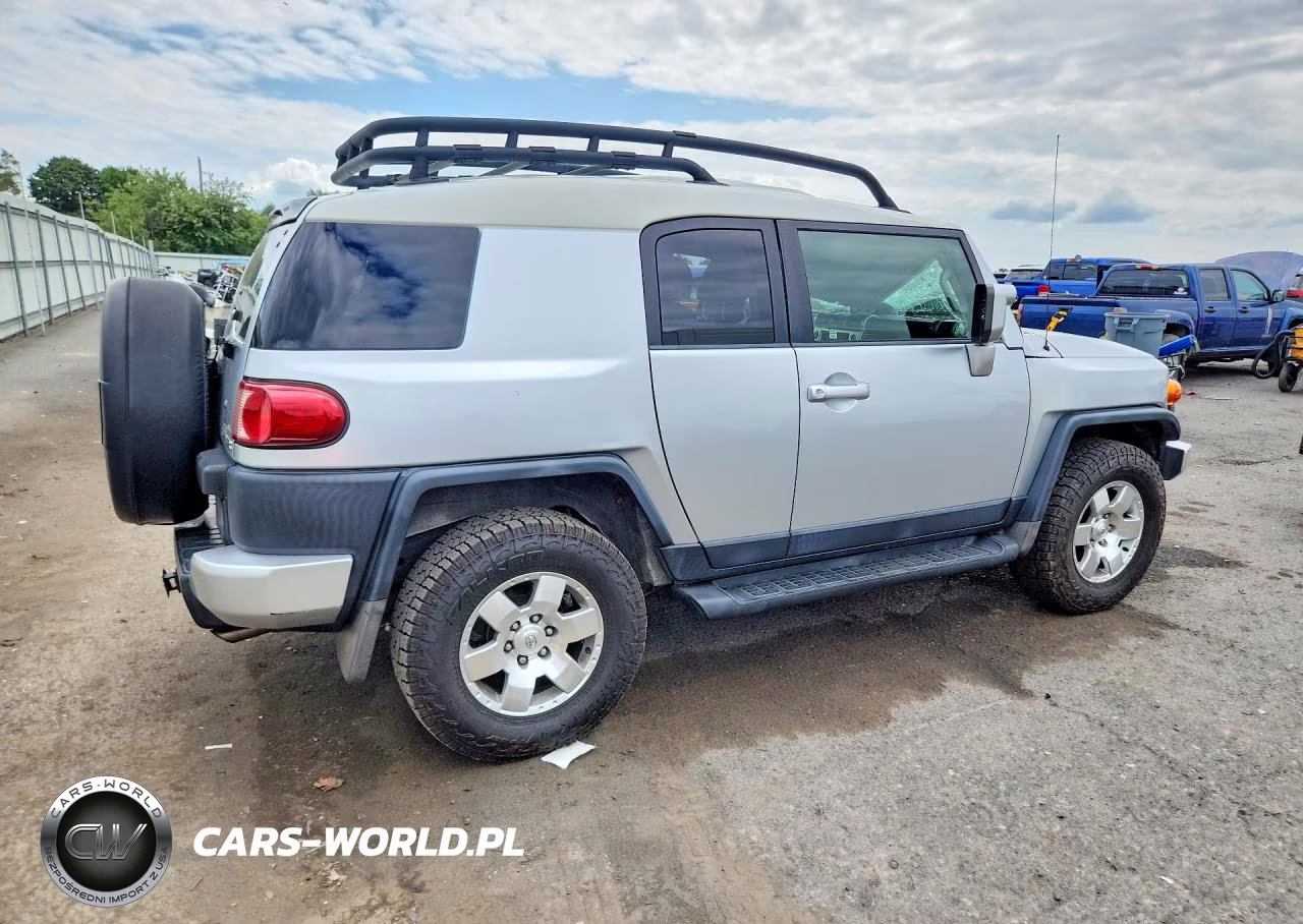 2007 Toyota Fj Cruiser Base VIN:JTEBU11F670073045 - 3