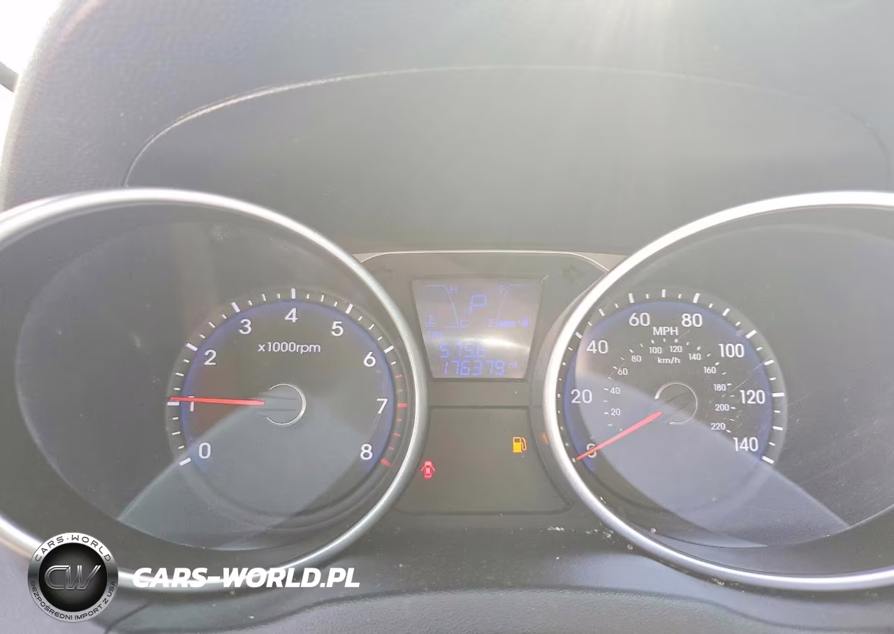 2015 Hyundai Tucson Se VIN:KM8JU3AGXFU113439 - 9