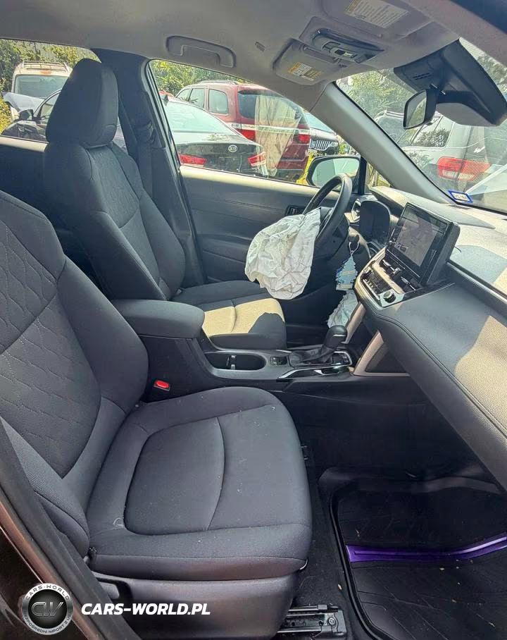 2024 Toyota Corolla Cross Le VIN:7MUCAABGXRV107583 - 5