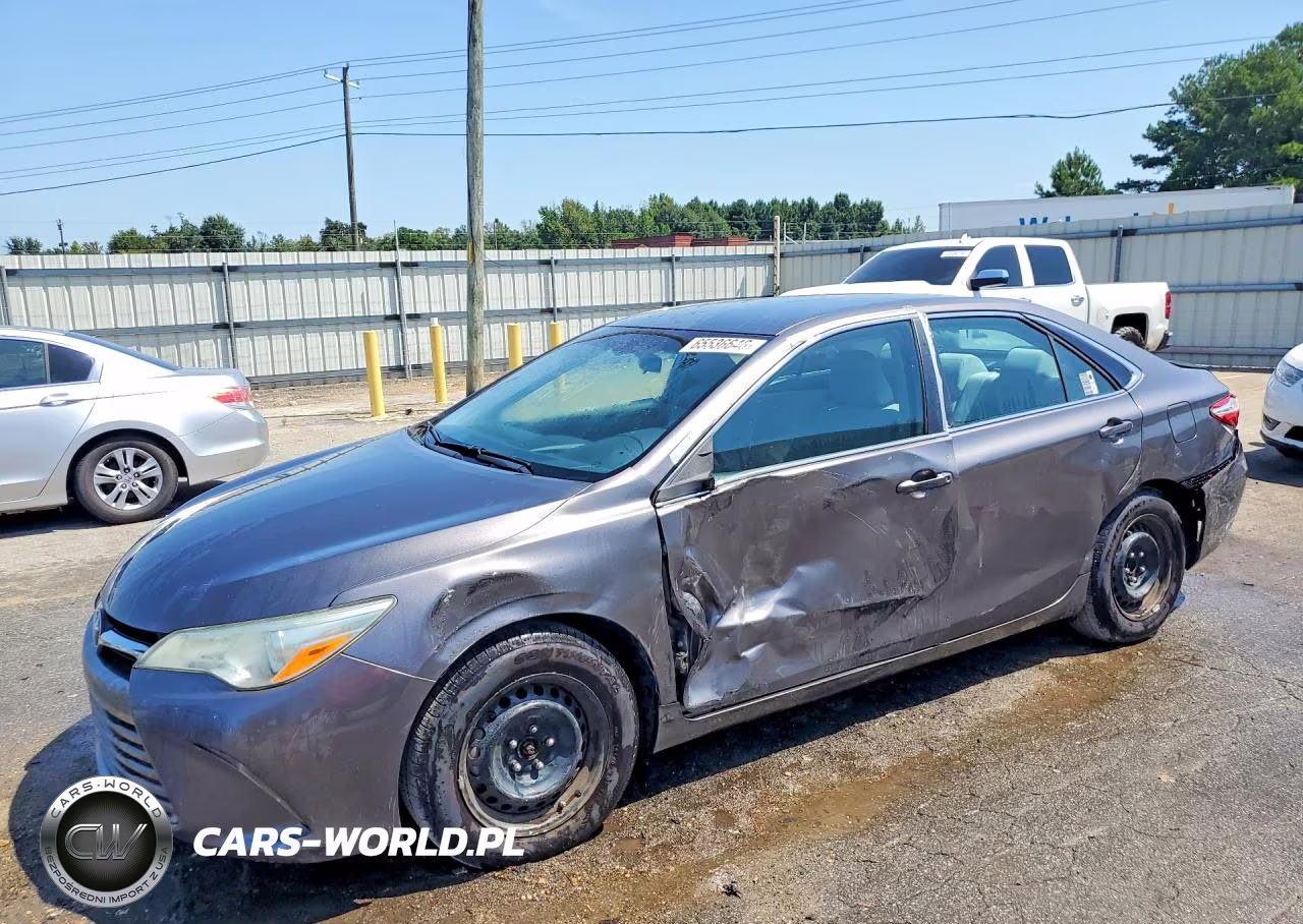 2016 Toyota Camry Hybrid Le – zdjęcie 1 z 12