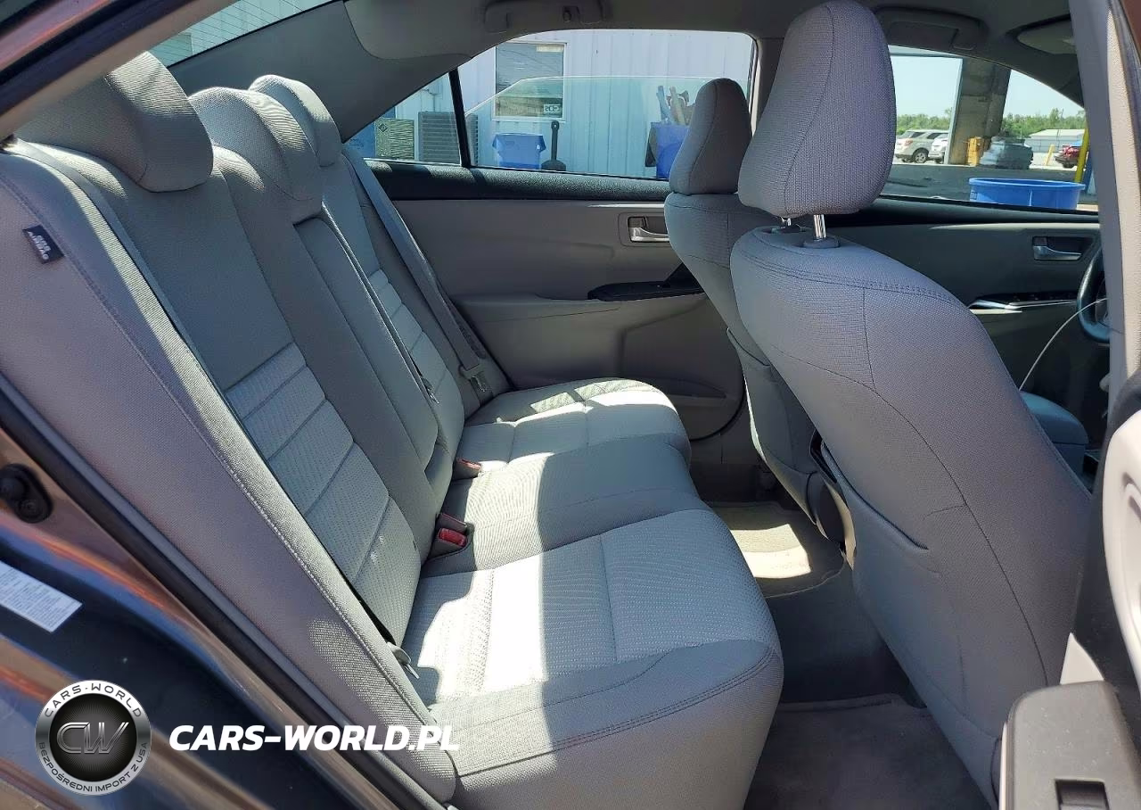 2016 Toyota Camry Hybrid Le VIN:4T1BD1FK6GU187884 - 10