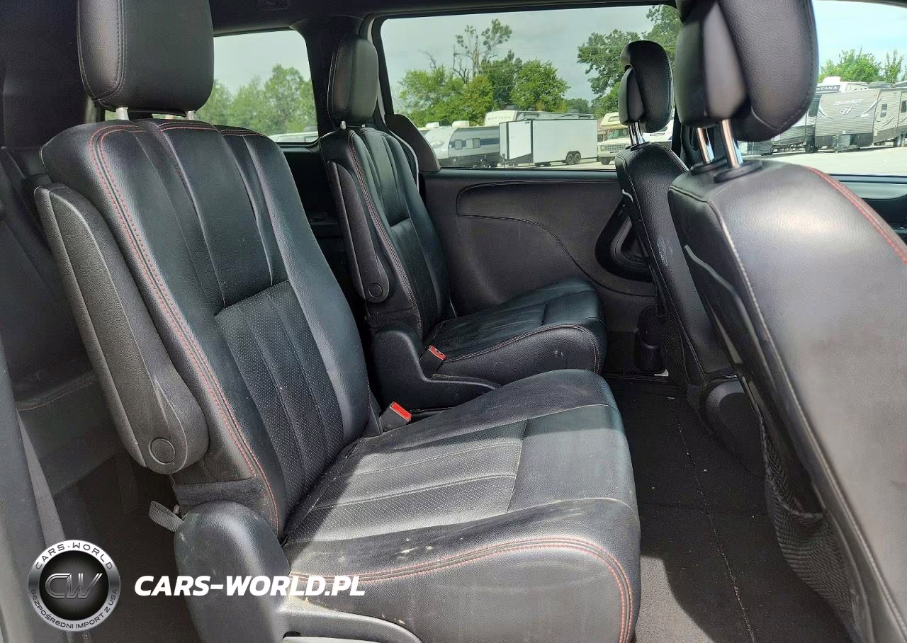 2016 Dodge Grand Caravan R-T VIN:2C4RDGEG4GR353237 - 11