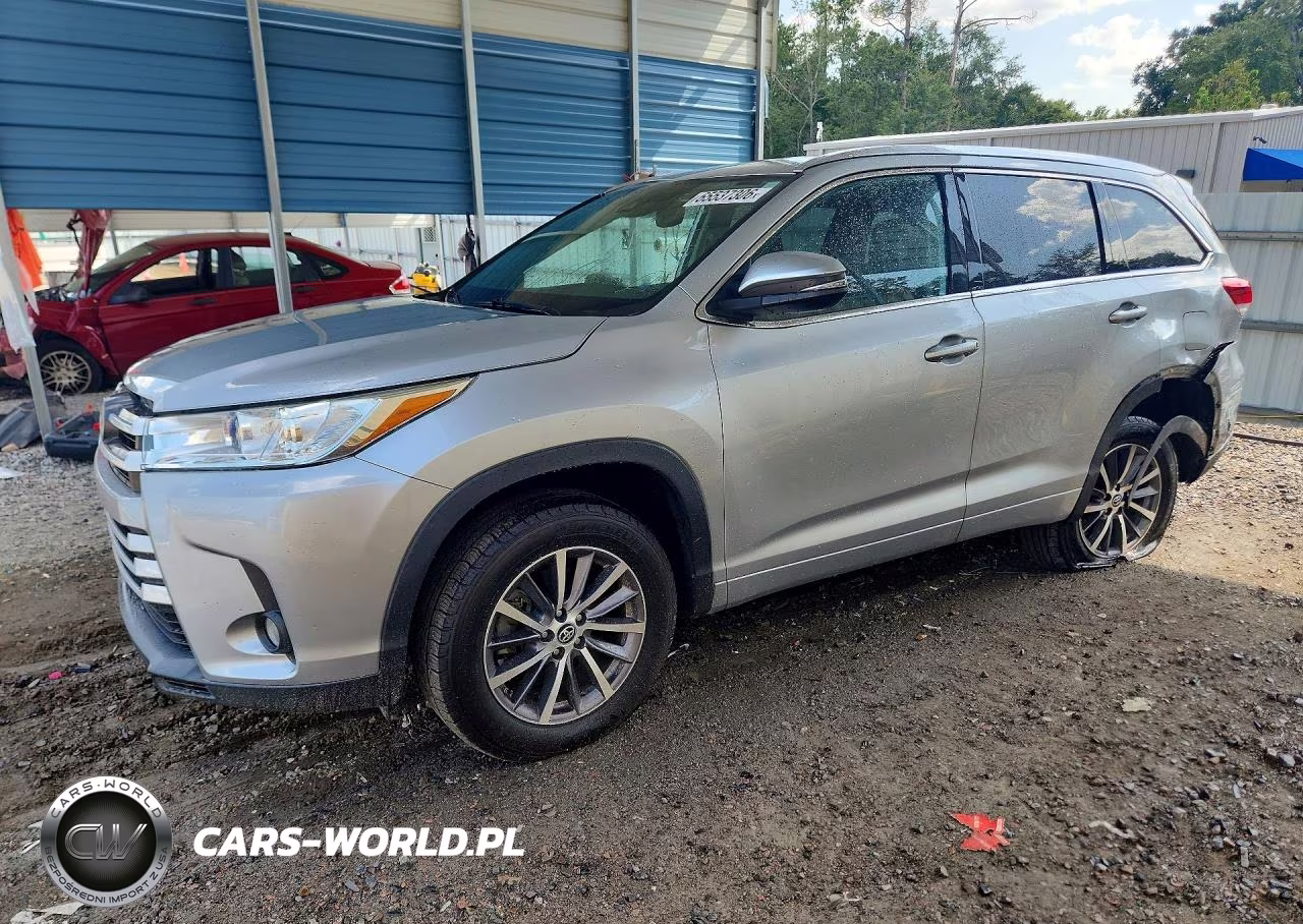 2018 Toyota Highlander Xle VIN:5TDKZRFH3JS548119 - 1