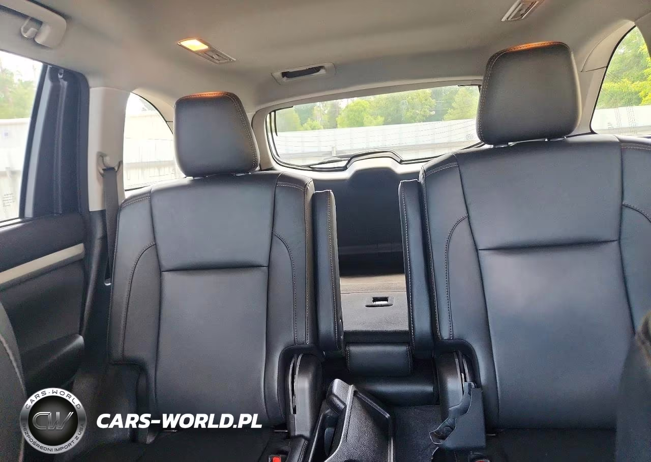 2018 Toyota Highlander Xle VIN:5TDKZRFH3JS548119 - 10