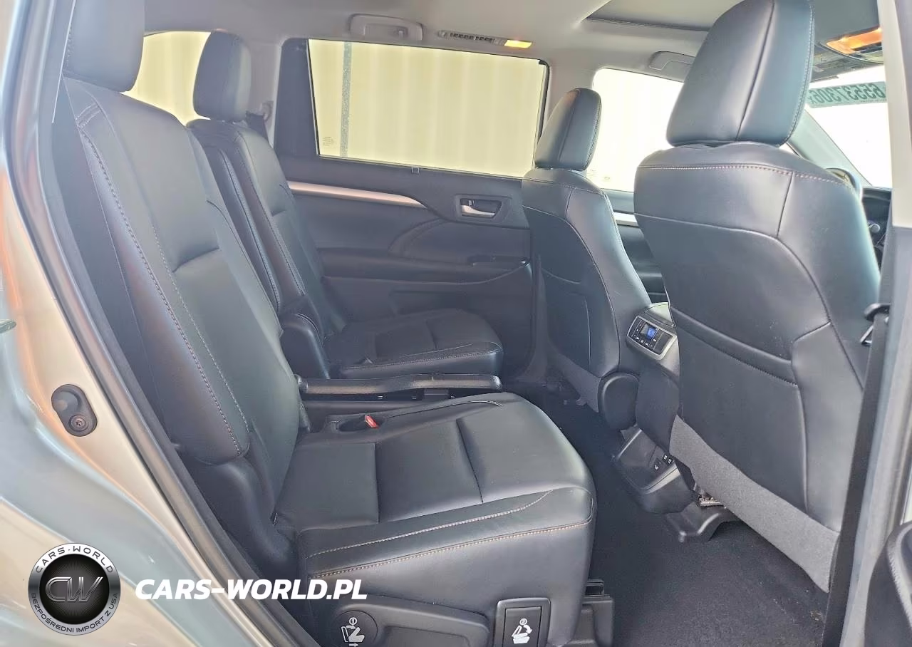 2018 Toyota Highlander Xle VIN:5TDKZRFH3JS548119 - 11