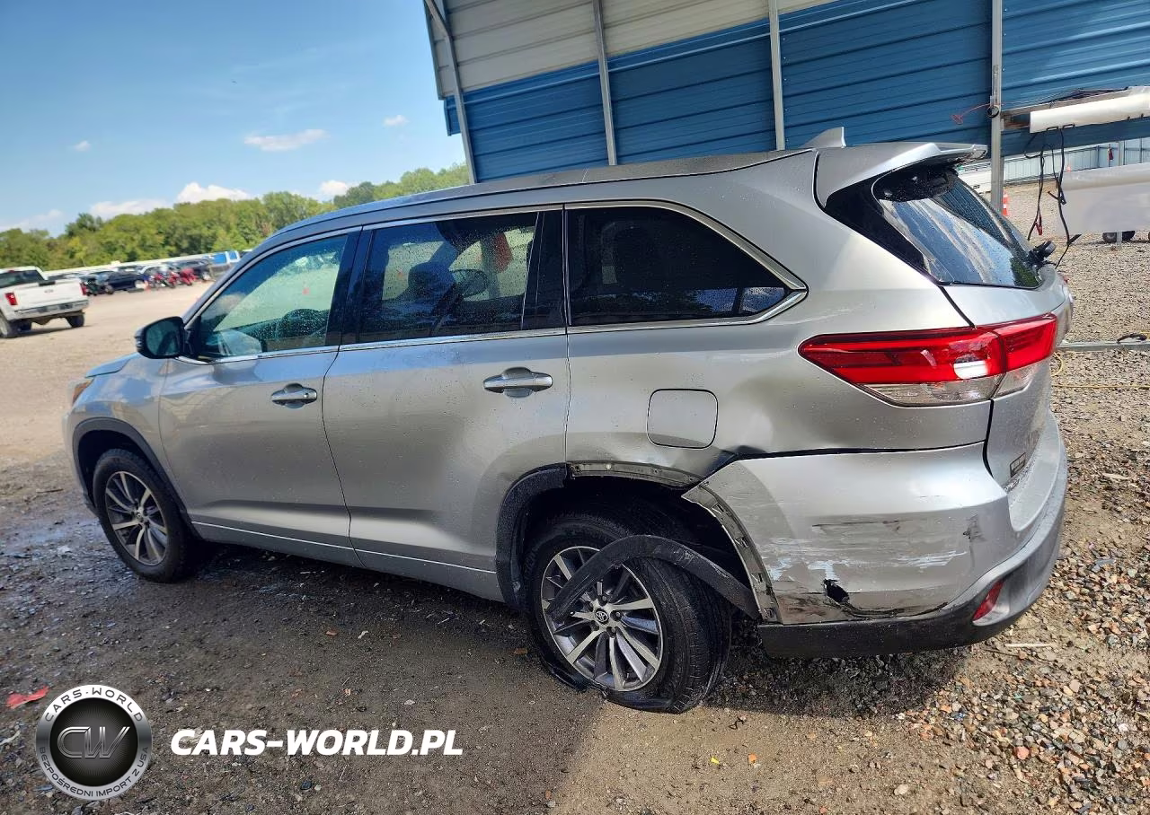 2018 Toyota Highlander Xle VIN:5TDKZRFH3JS548119 - 2