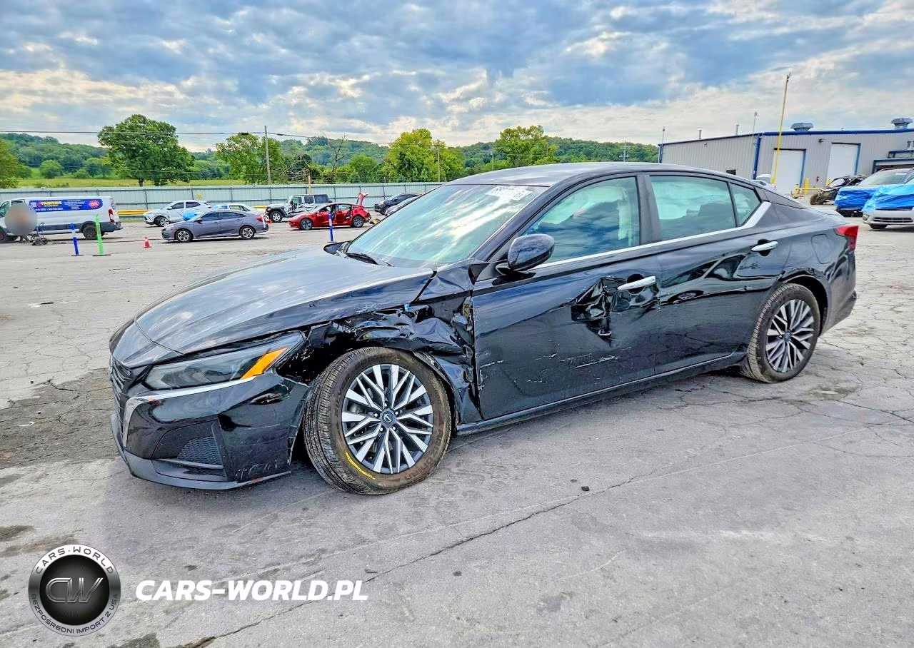 2023 Nissan Altima Sv