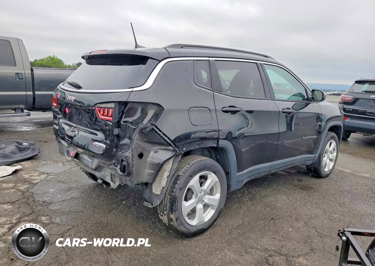 2021 Jeep Compass Latitude VIN:3C4NJDBB2MT555422 - 3