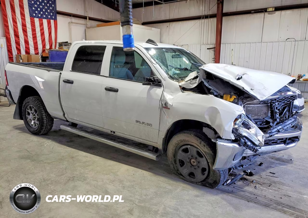 2021 Ram 3500 Tradesman VIN:3C63R3CLXMG566170 - 4