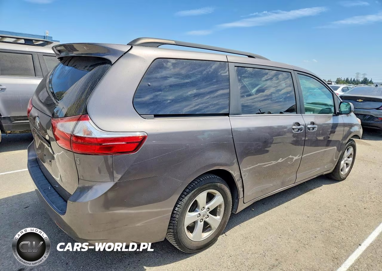 2017 Toyota Sienna Xle 8-Passenger VIN:5TDYZ3DC4HS794850 - 3