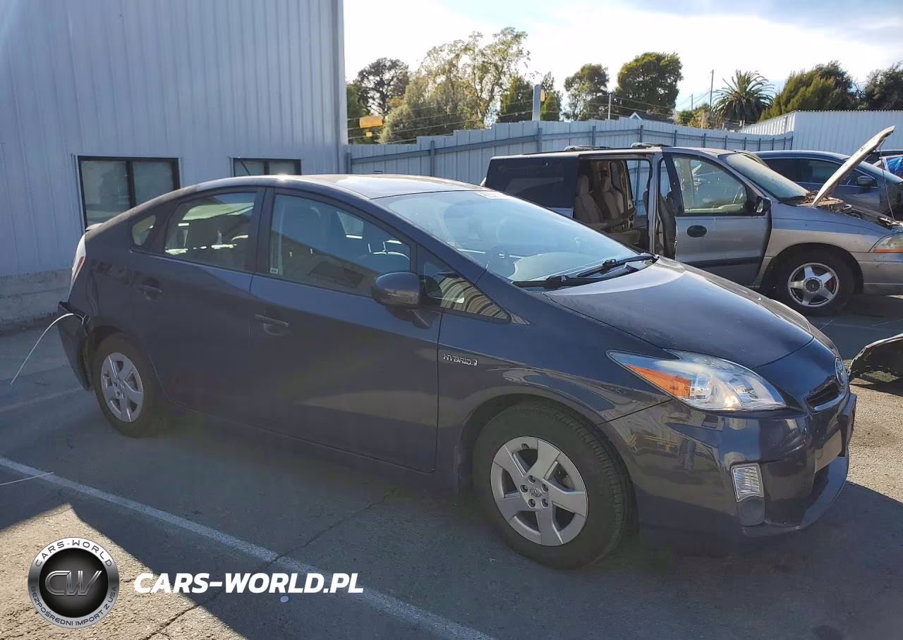 2011 Toyota Prius Three VIN:JTDKN3DU7B5358050 - 4