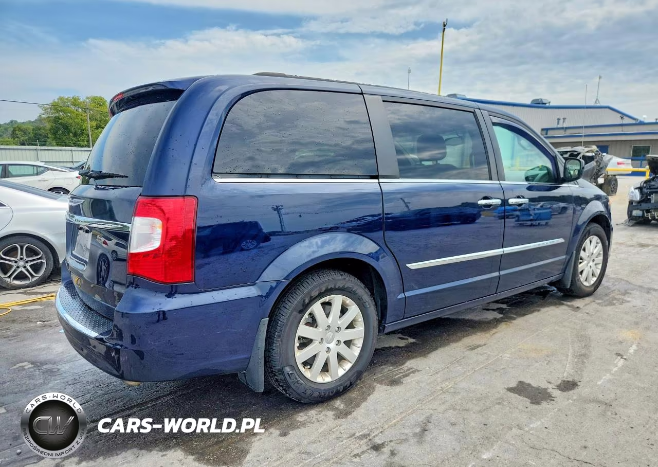 2016 Chrysler Town & Country Touring VIN:2C4RC1BG1GR248045 - 3