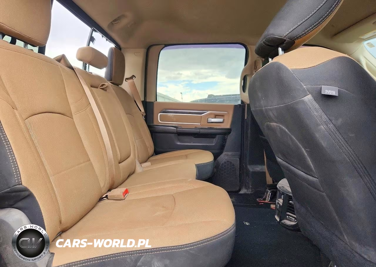 2019 Ram 3500 Big Horn VIN:3C63RRHL4KG711230 - 10