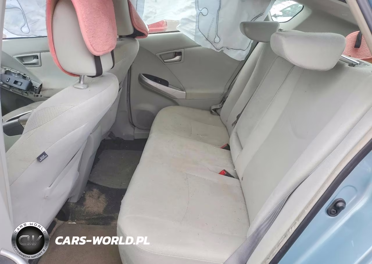 2015 Toyota Prius Two VIN:JTDKN3DUXF2003347 - 10