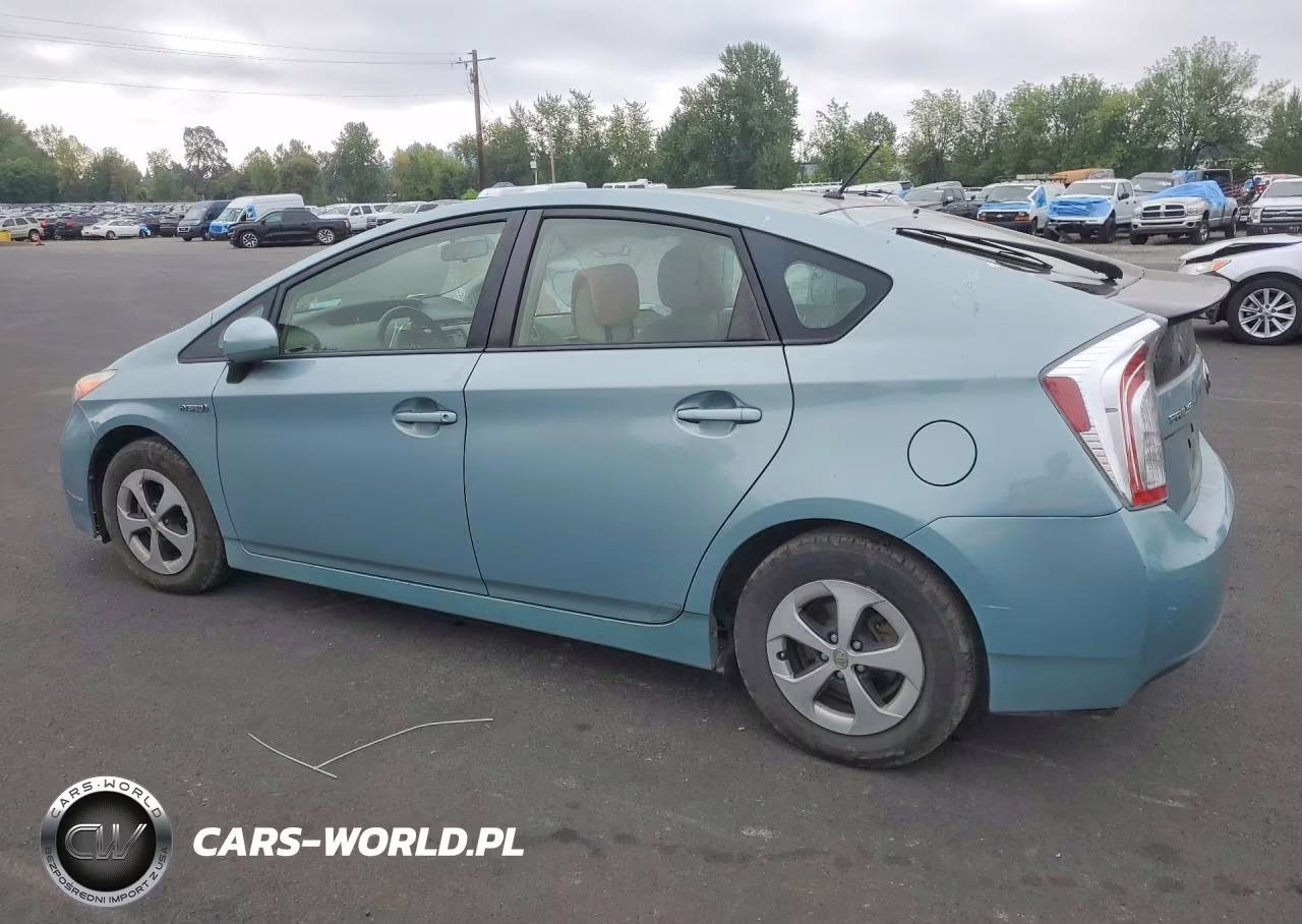 2015 Toyota Prius Two VIN:JTDKN3DUXF2003347 - 2