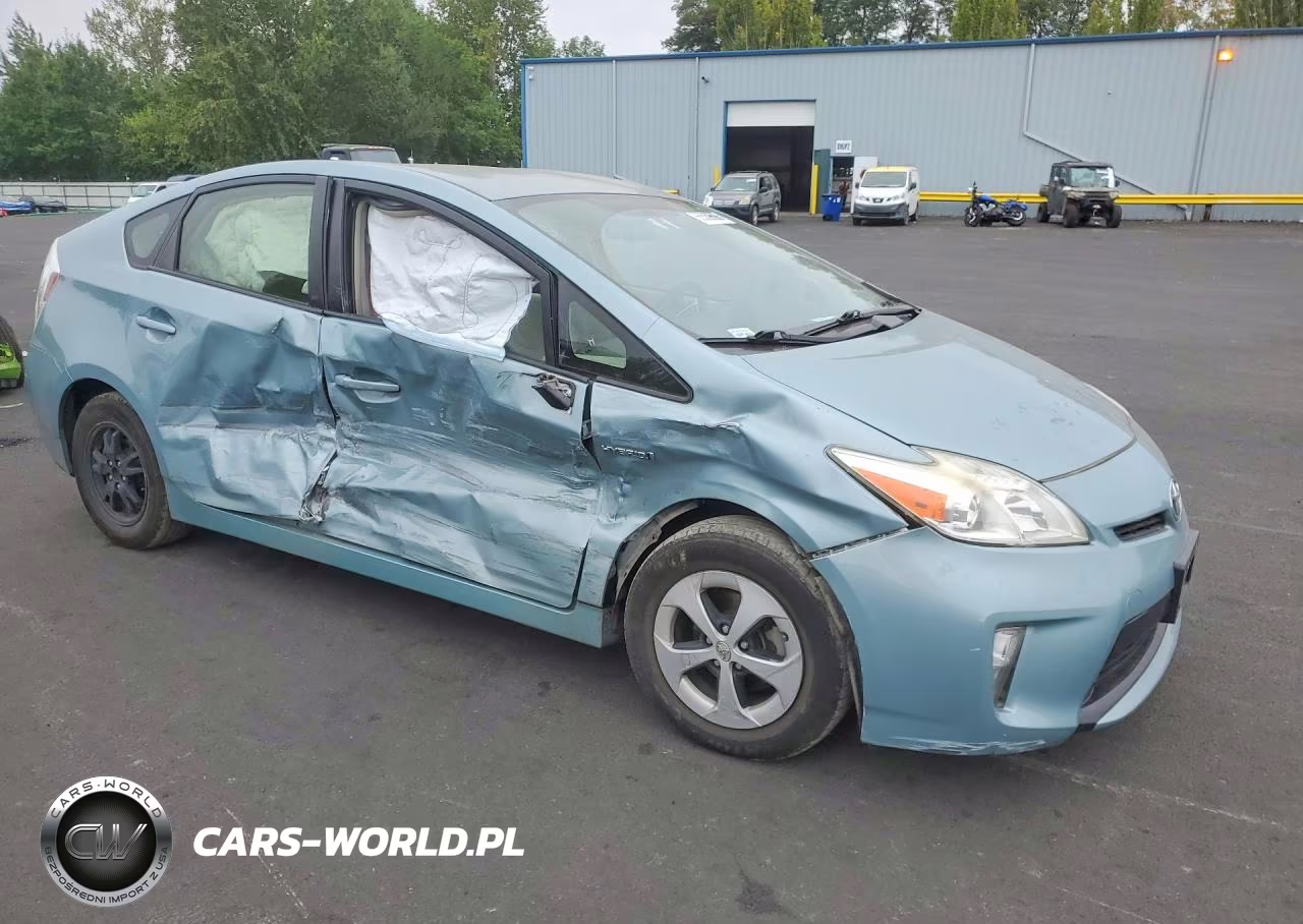2015 Toyota Prius Two VIN:JTDKN3DUXF2003347 - 4