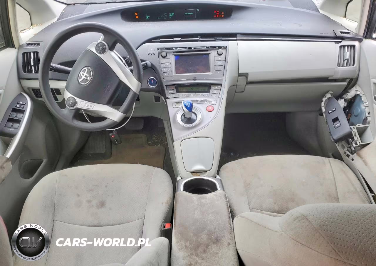 2015 Toyota Prius Two VIN:JTDKN3DUXF2003347 - 8
