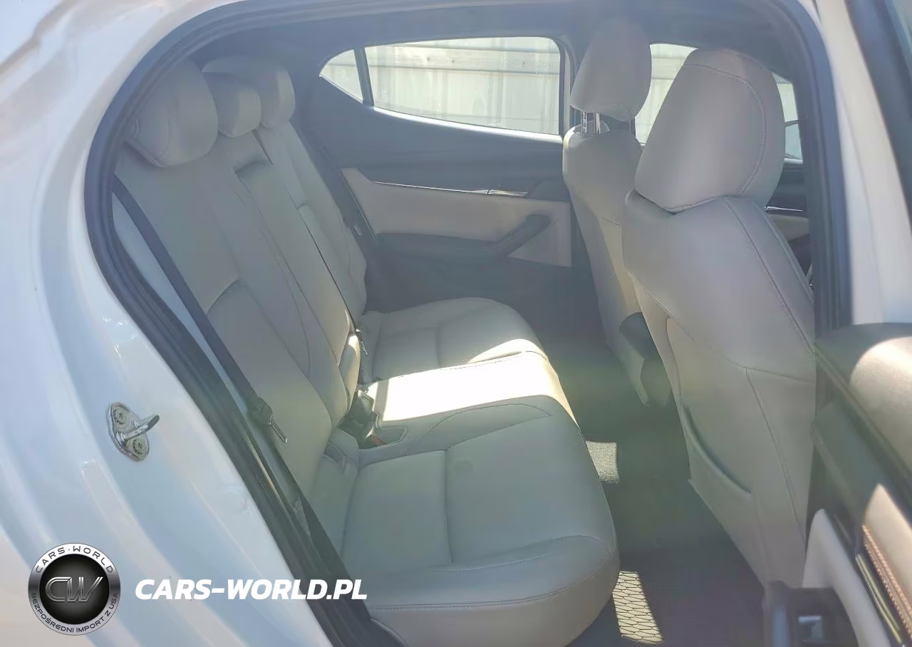 2021 Mazda 3 Preferred VIN:JM1BPALL3M1402031 - 10