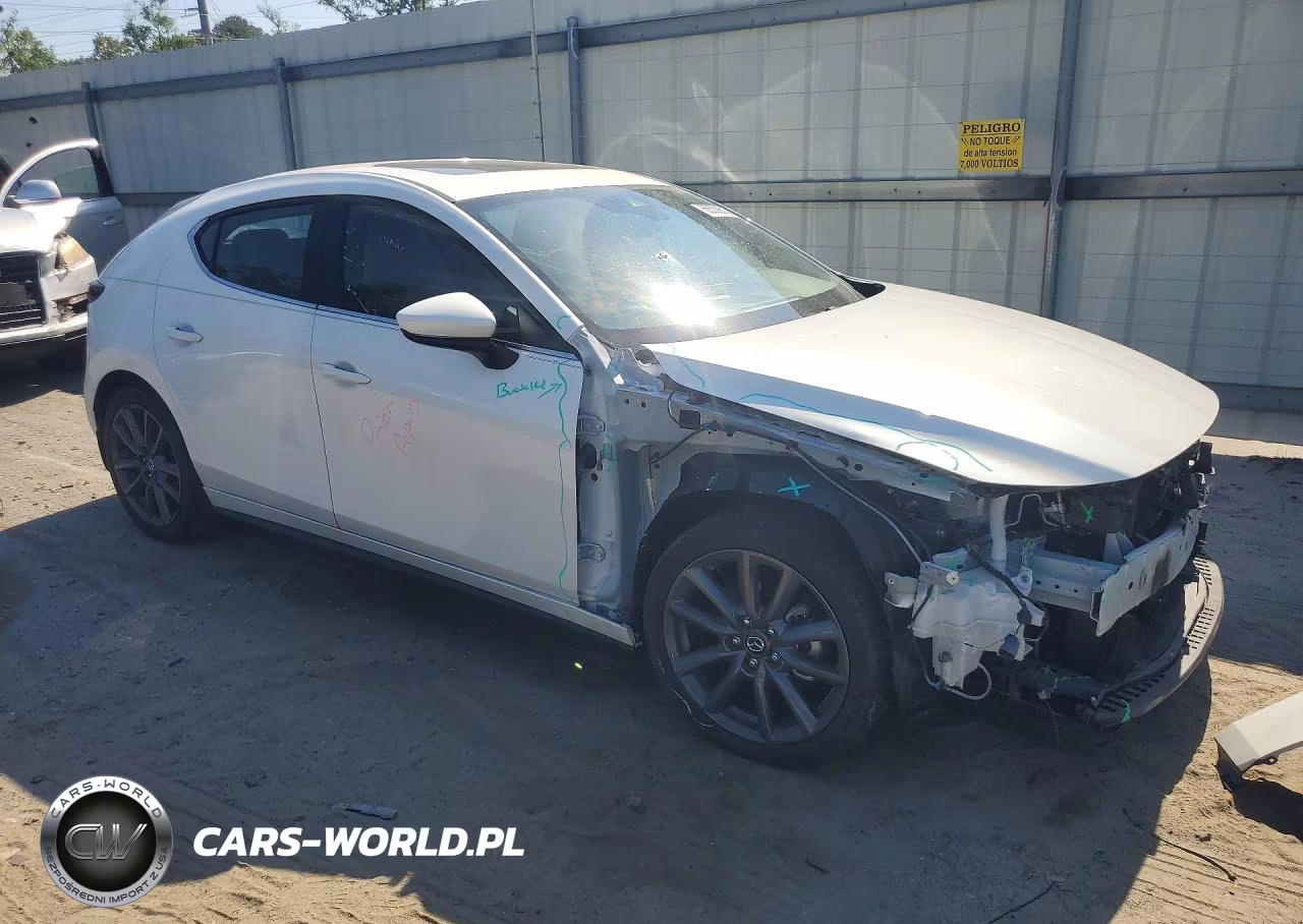 2021 Mazda 3 Preferred VIN:JM1BPALL3M1402031 - 4