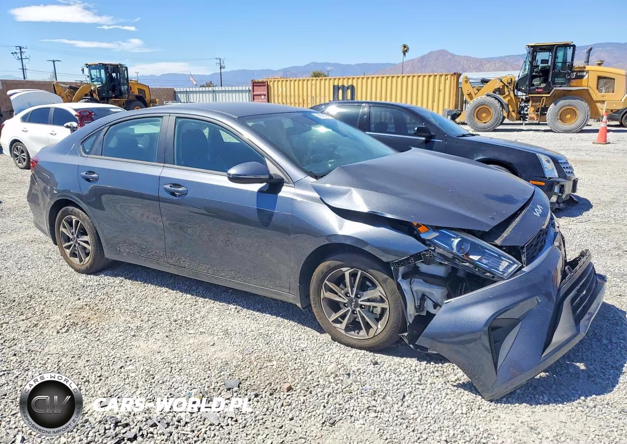 2024 Kia Forte Lxs VIN:3KPF24ADXRE712372 - 4