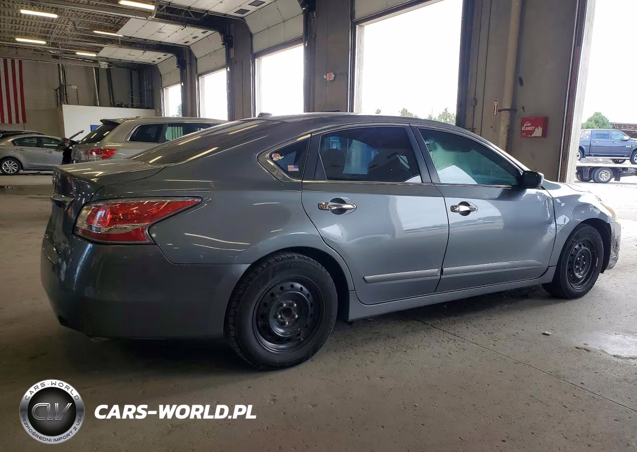 2014 Nissan Altima 2.5 S VIN:1N4AL3AP9EN230810 - 3