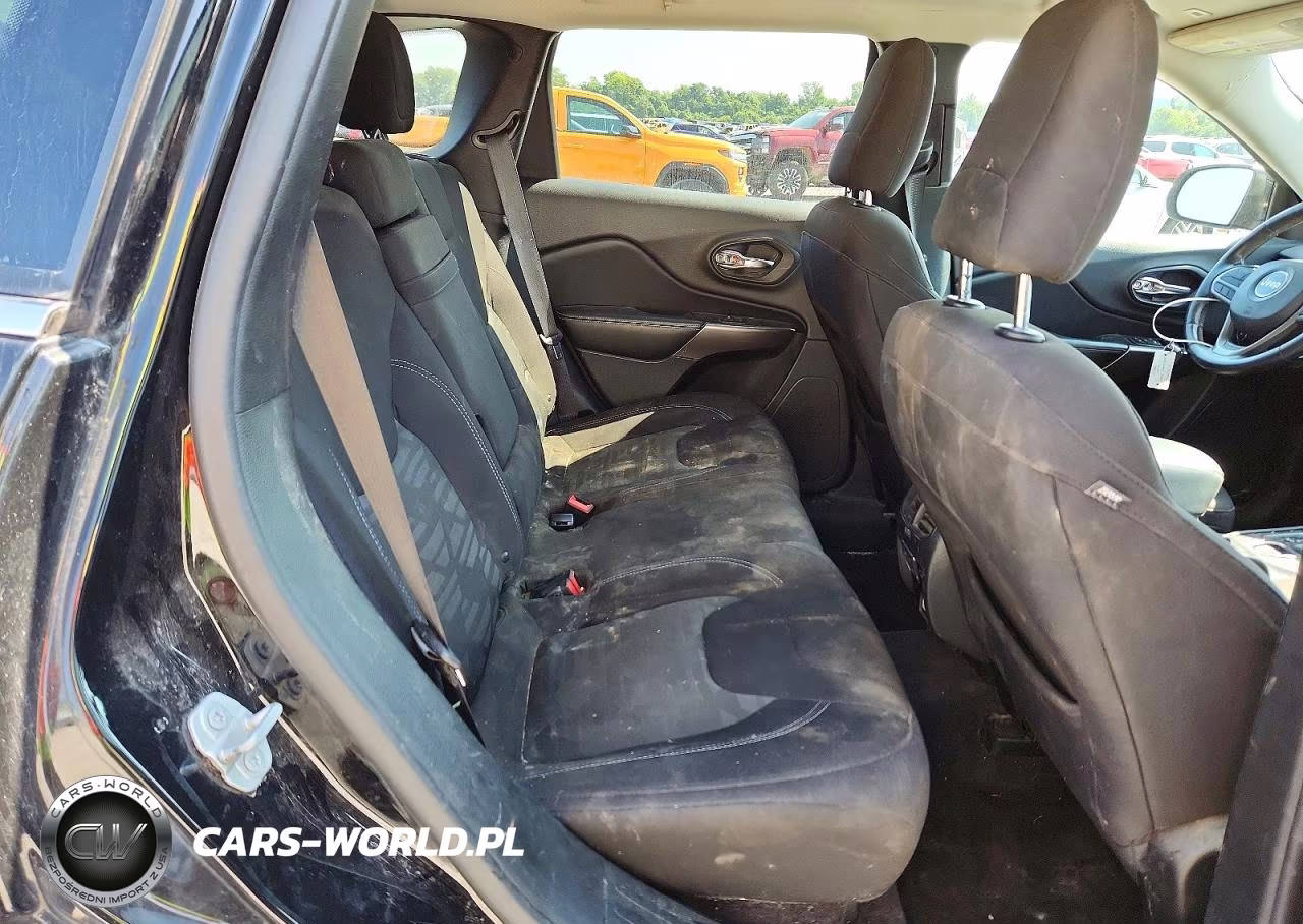2019 Jeep Cherokee Latitude VIN:1C4PJMCXXKD277052 - 10