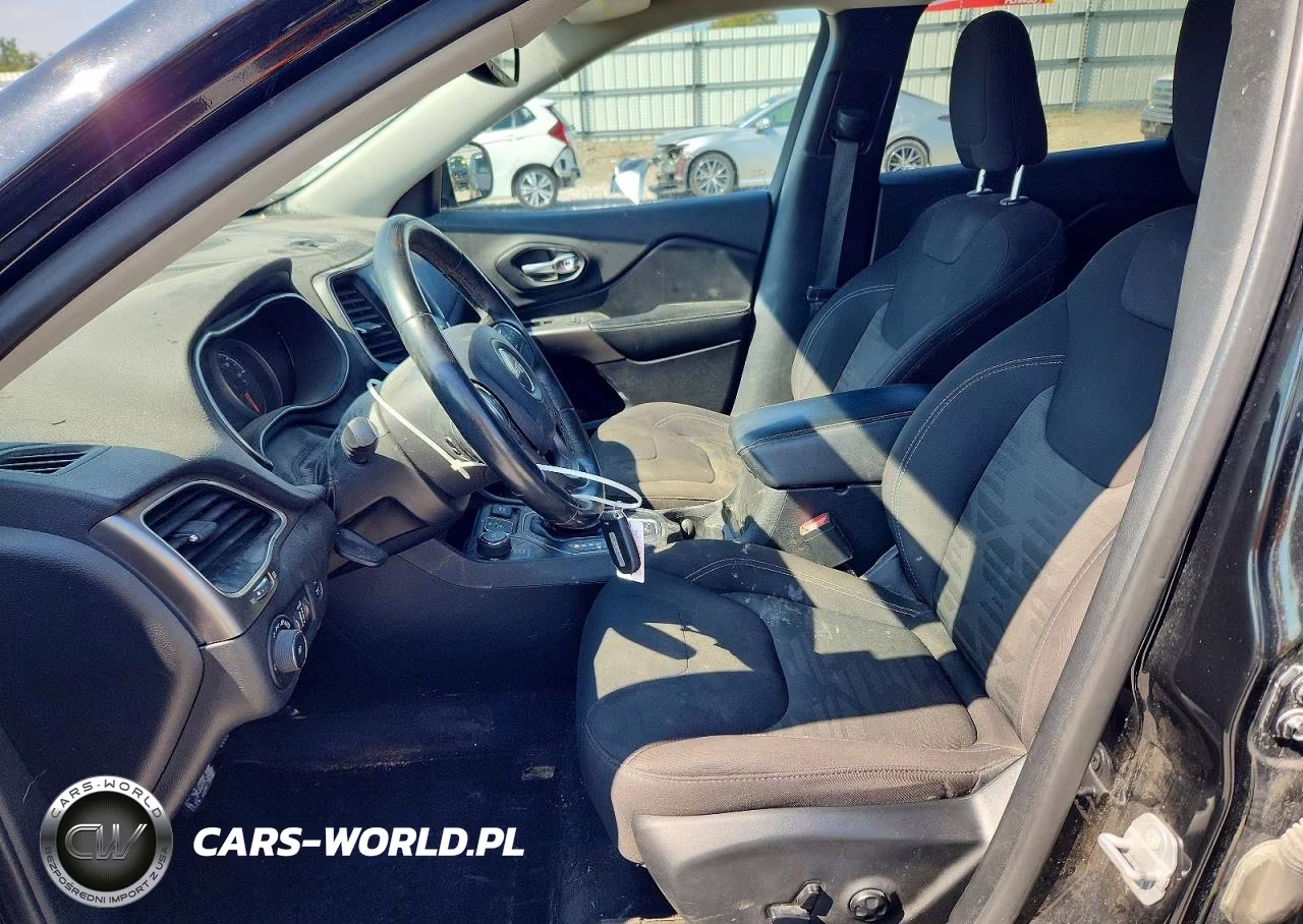 2019 Jeep Cherokee Latitude VIN:1C4PJMCXXKD277052 - 7