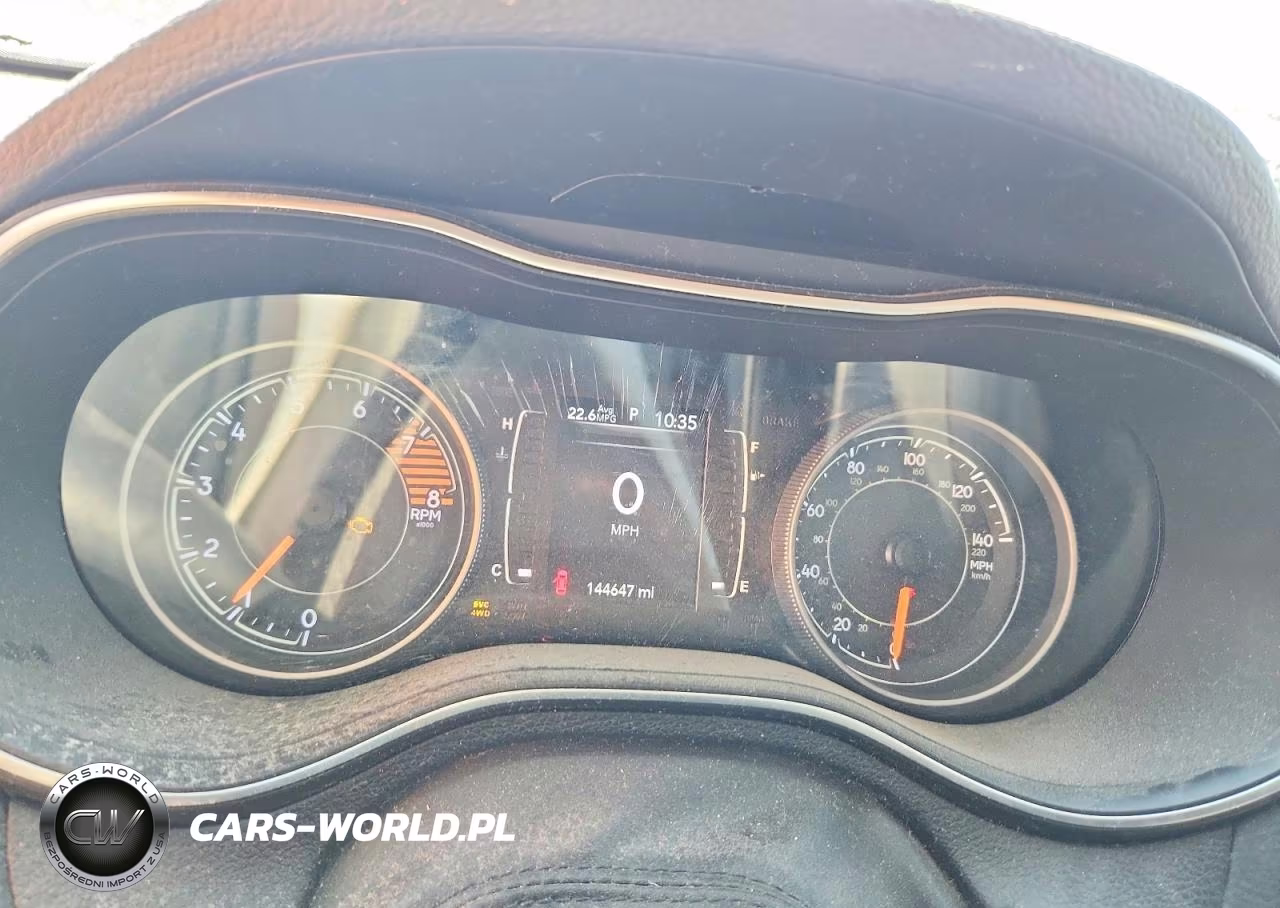 2019 Jeep Cherokee Latitude VIN:1C4PJMCXXKD277052 - 9
