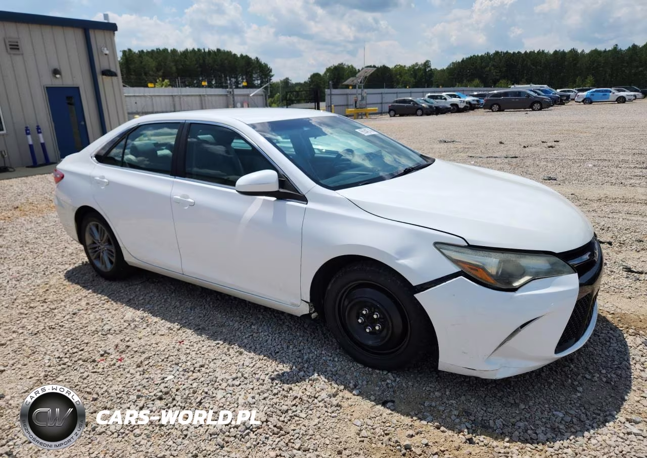 2015 Toyota Camry Se VIN:4T1BF1FK6FU093027 - 4