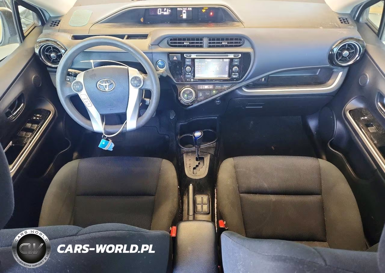 2015 Toyota Prius C Three VIN:JTDKDTB33F1112526 - 8