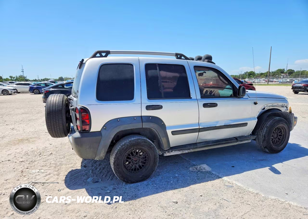 2005 Jeep Liberty Renegade VIN:1J4GK38K05W718534 - 3