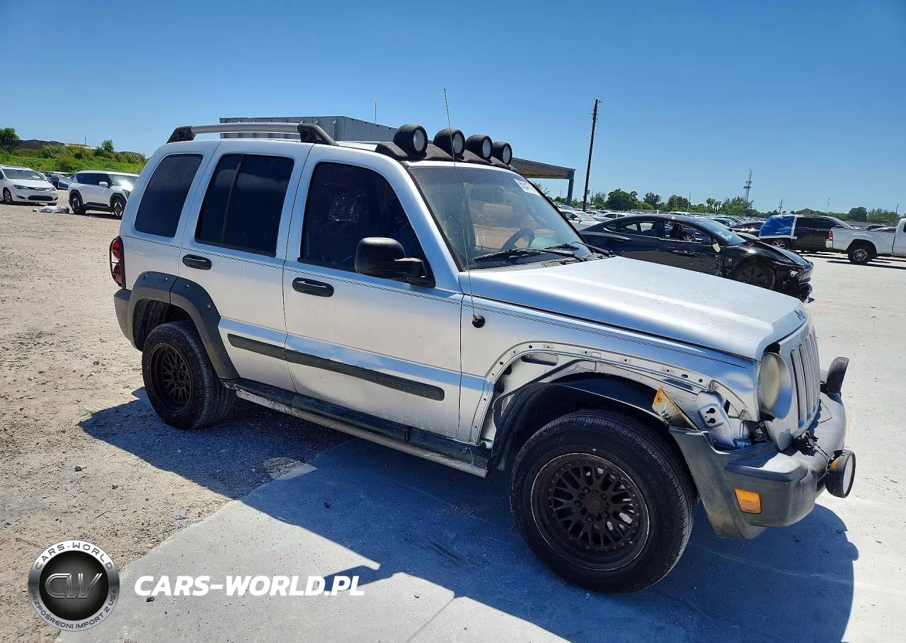 2005 Jeep Liberty Renegade VIN:1J4GK38K05W718534 - 4