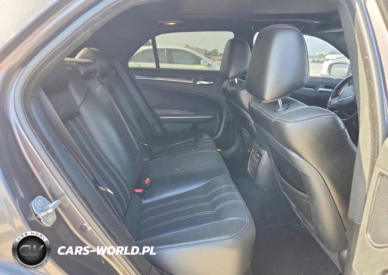 2022 Chrysler 300 S VIN:2C3CCABG5NH158605 - 10