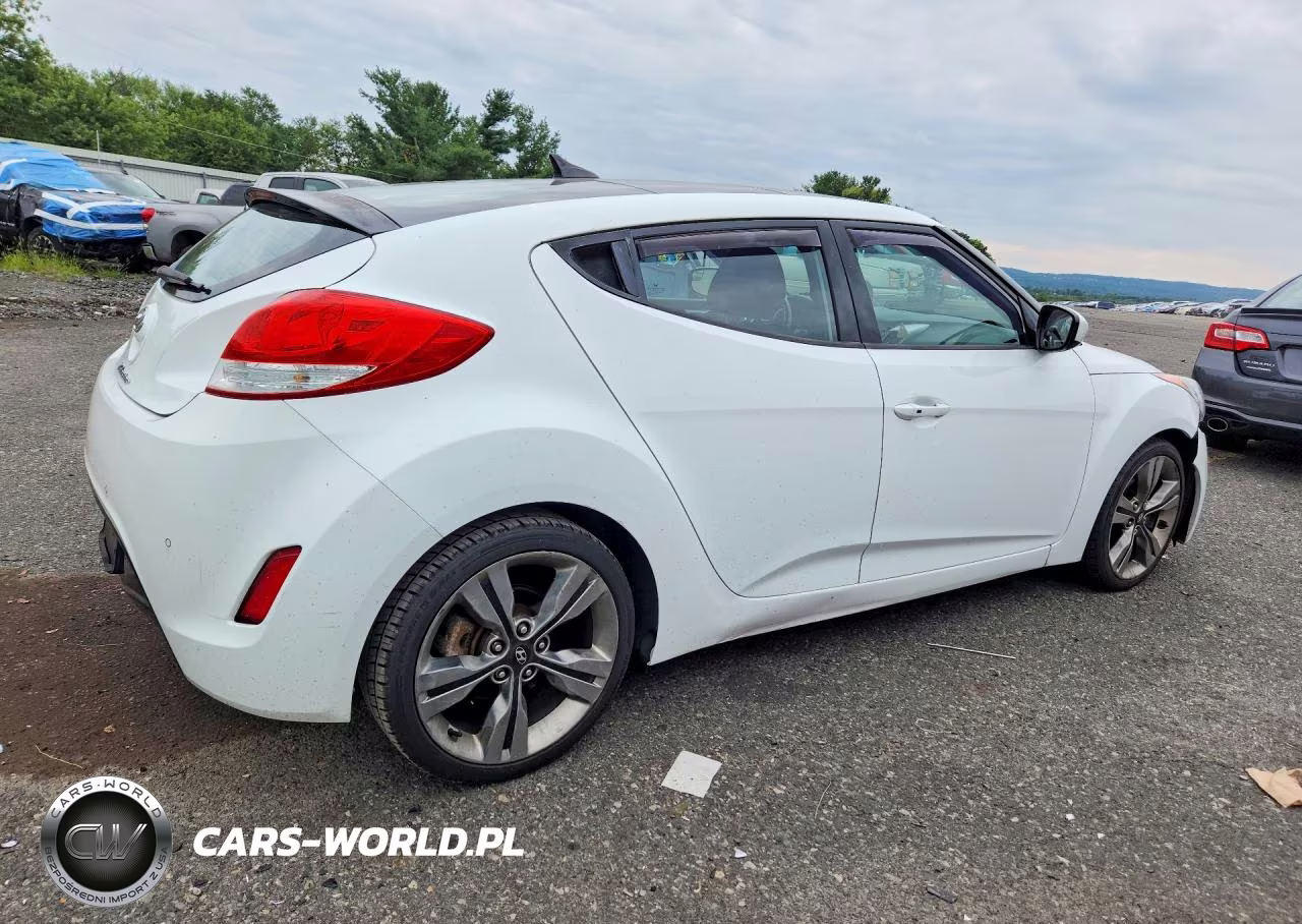 2015 Hyundai Veloster Base VIN:KMHTC6AD2FU221234 - 3