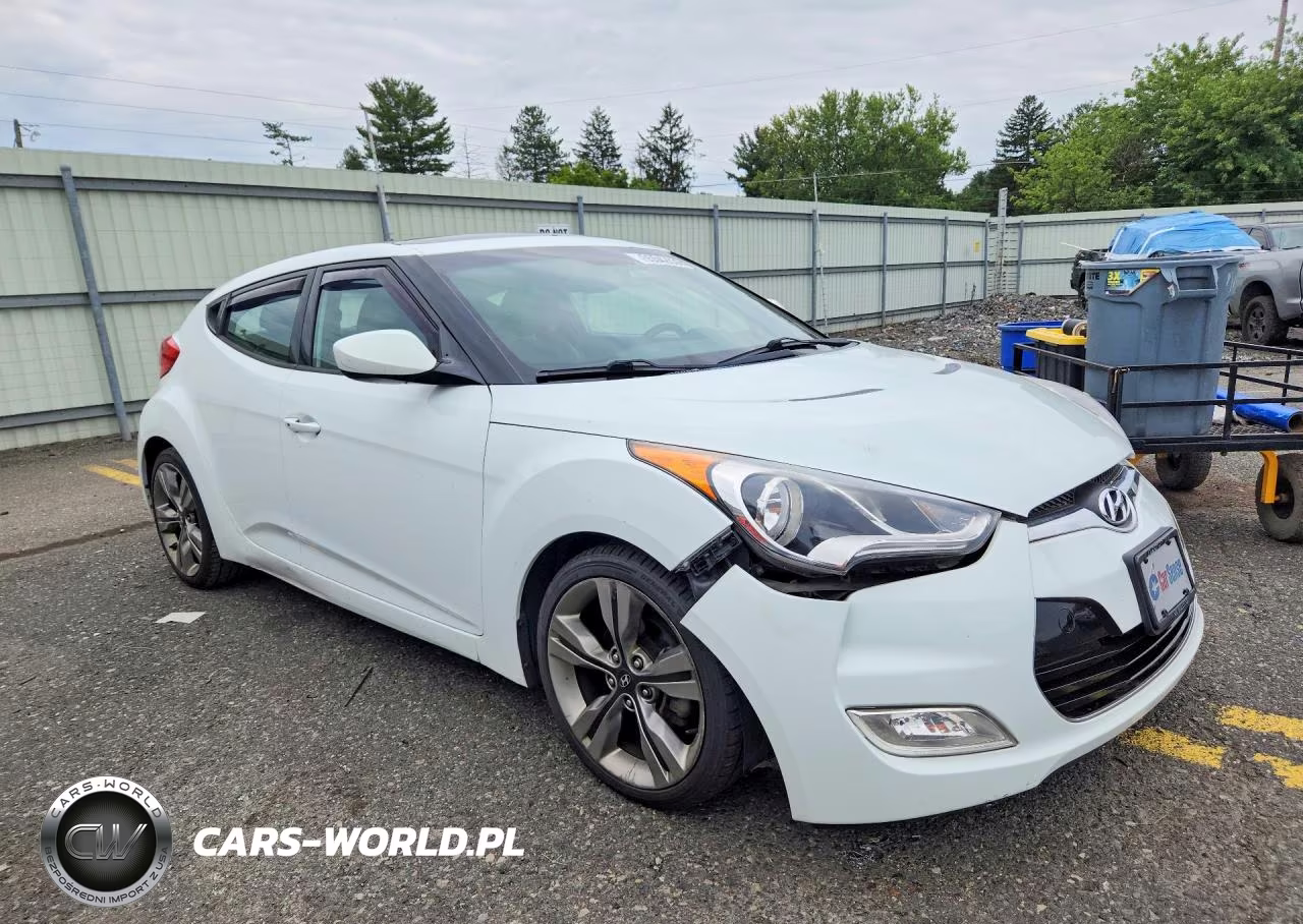 2015 Hyundai Veloster Base VIN:KMHTC6AD2FU221234 - 4