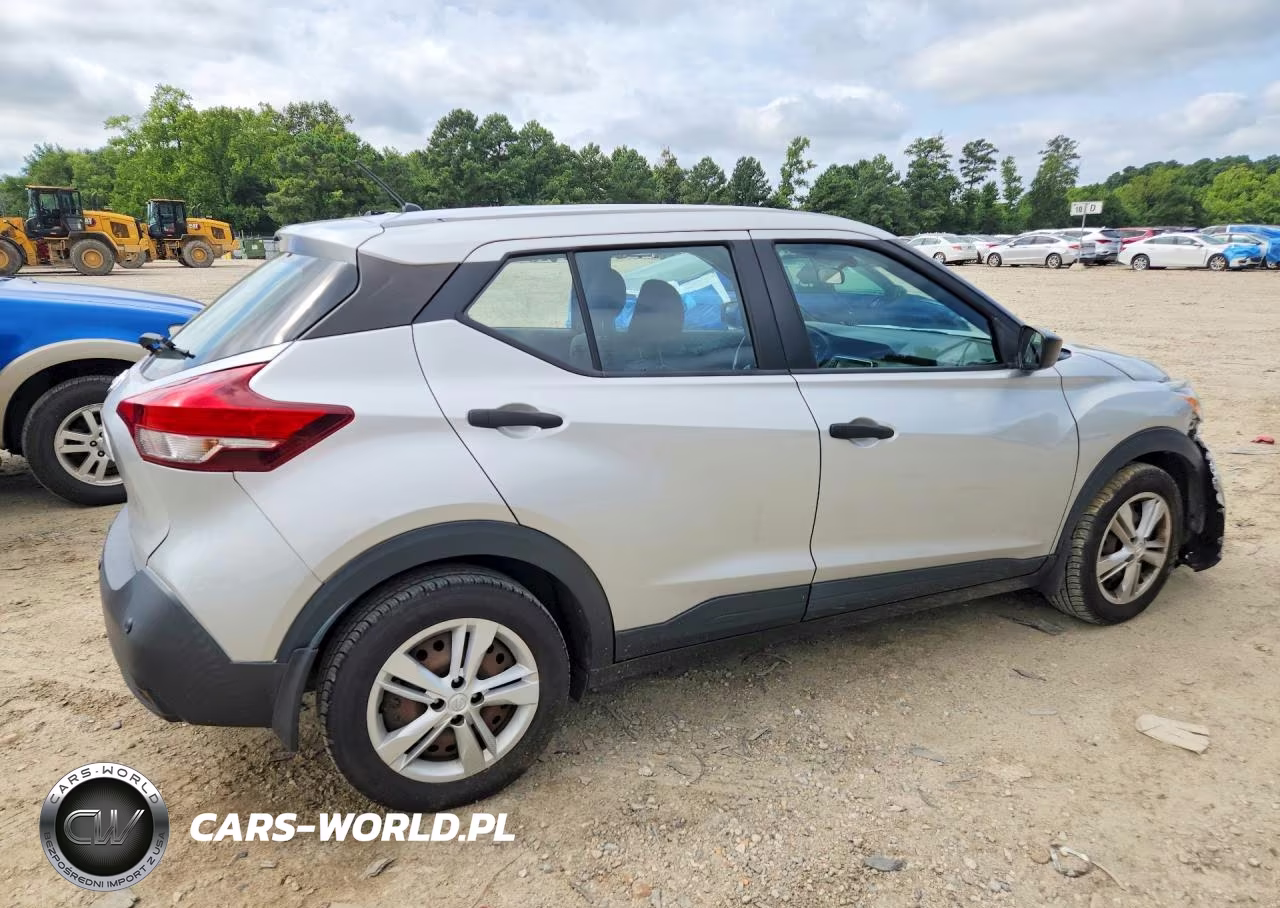 2020 Nissan Kicks S VIN:3N1CP5BV2LL556464 - 3