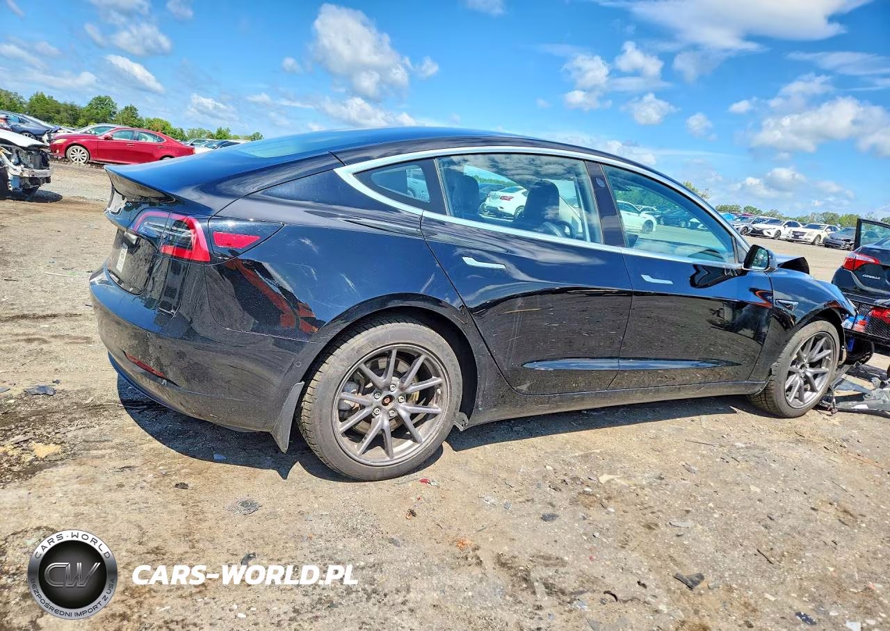 2018 Tesla Model 3 VIN:5YJ3E1EA8JF156523 - 3