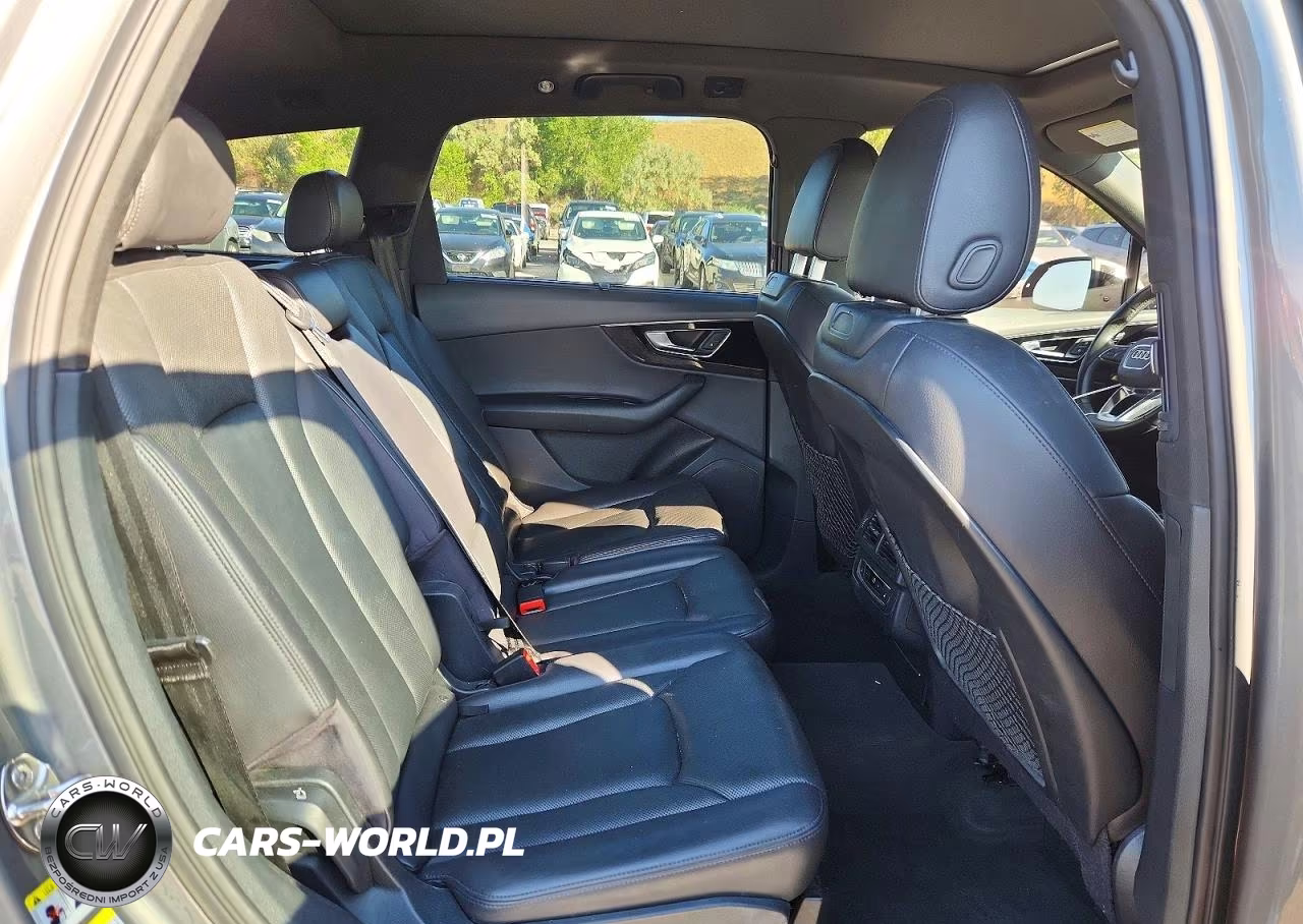 2017 Audi Q7 Premium Plus VIN:WA1LHAF7XHD049978 - 11