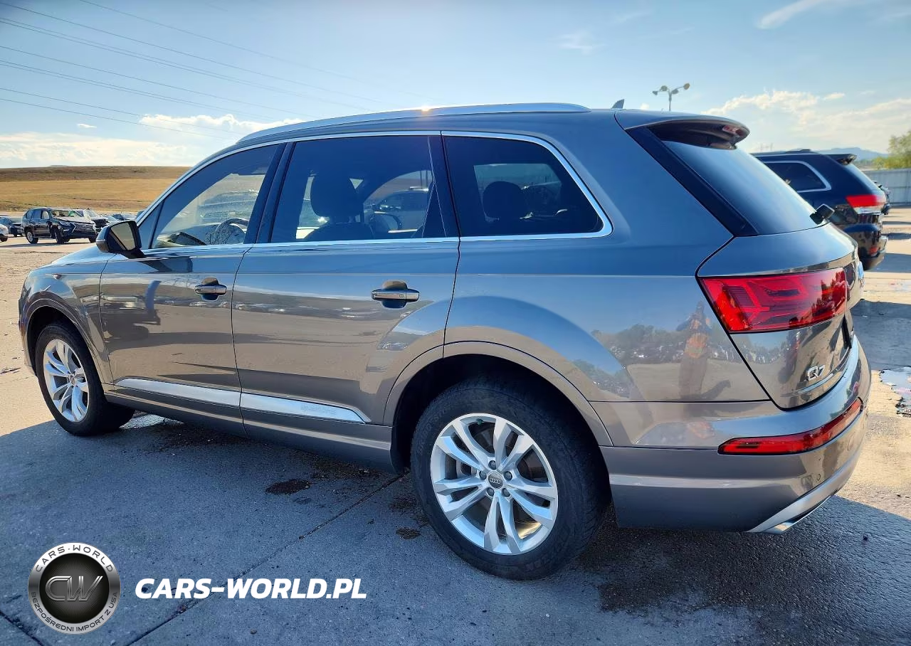 2017 Audi Q7 Premium Plus VIN:WA1LHAF7XHD049978 - 2
