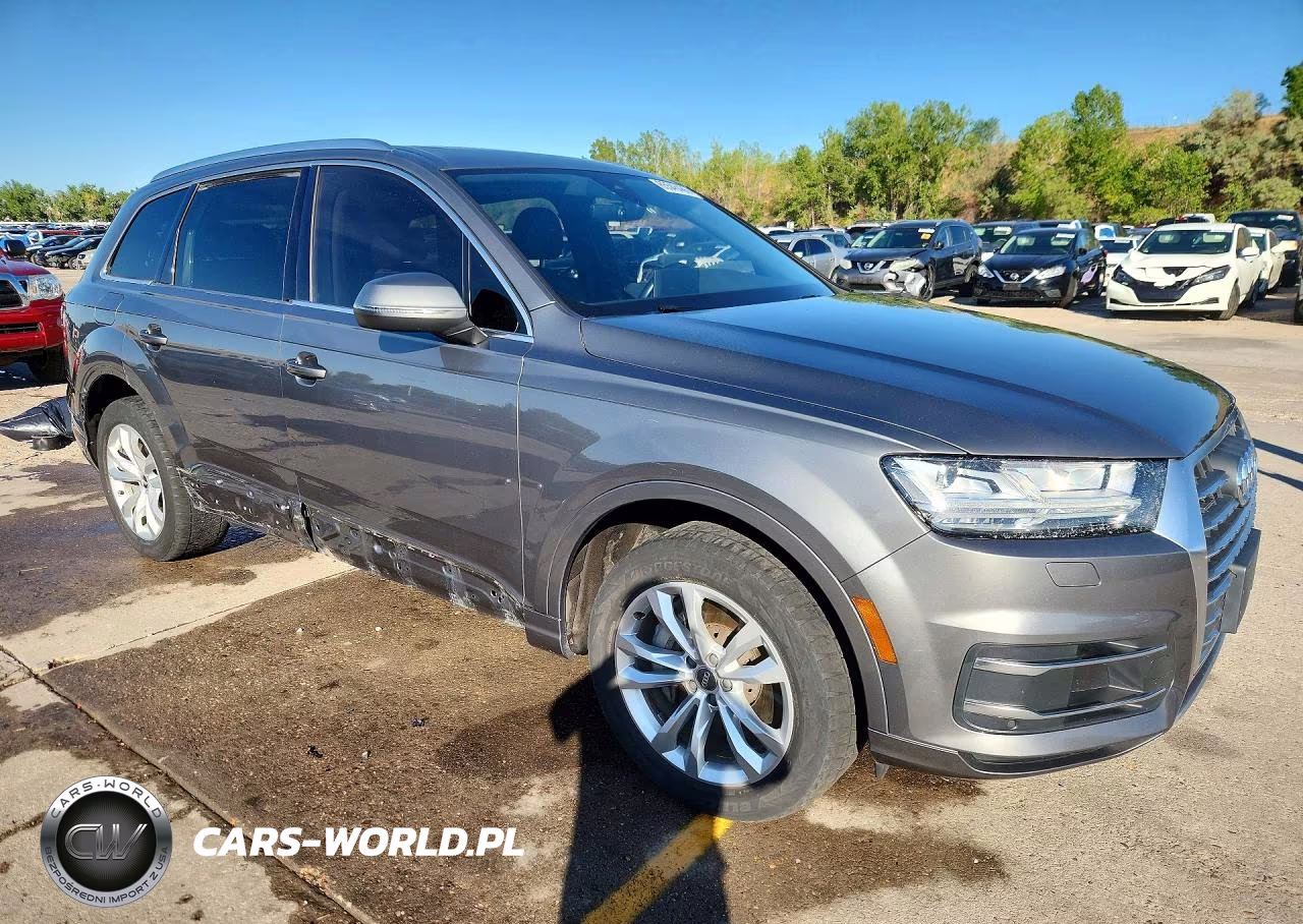2017 Audi Q7 Premium Plus VIN:WA1LHAF7XHD049978 - 4