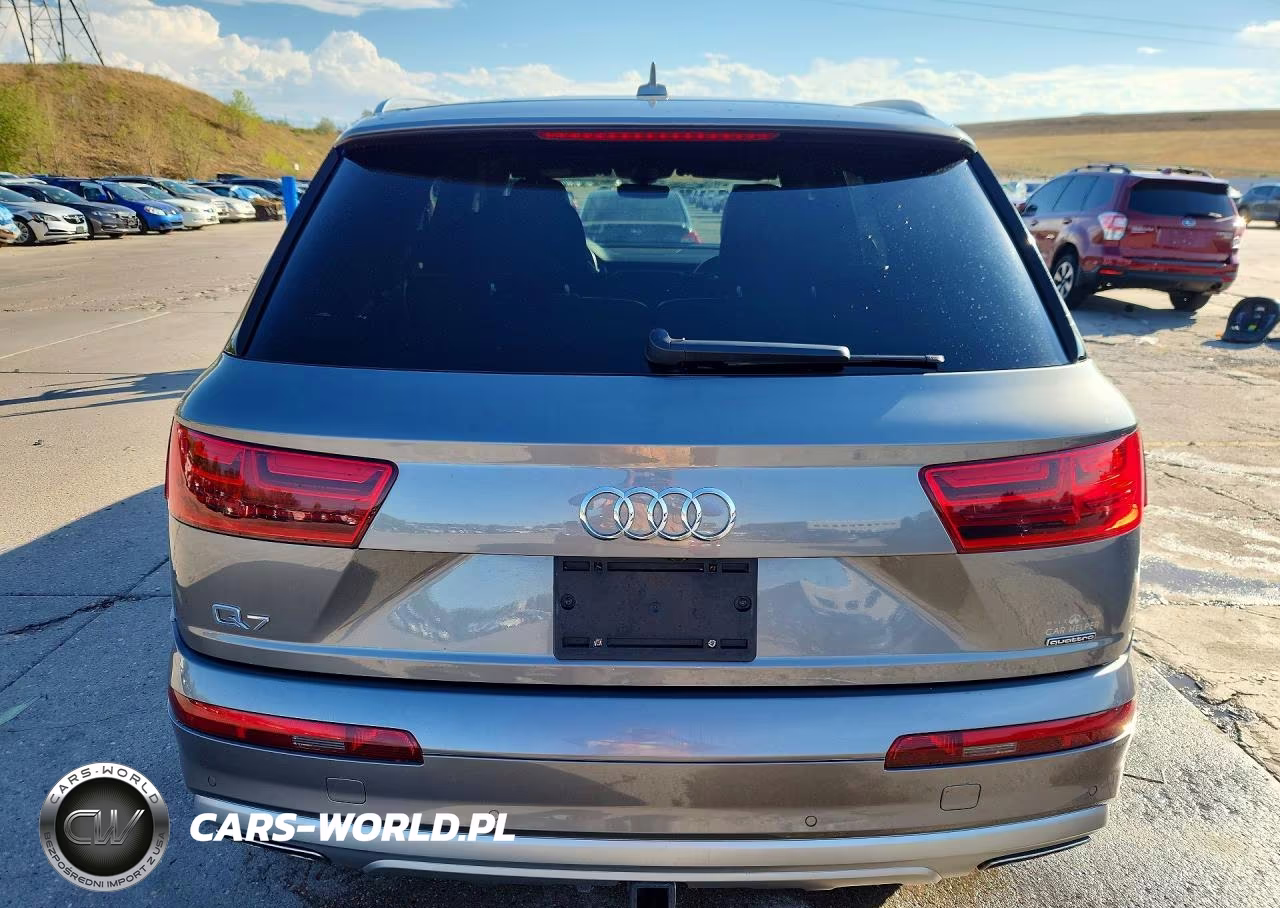 2017 Audi Q7 Premium Plus VIN:WA1LHAF7XHD049978 - 6