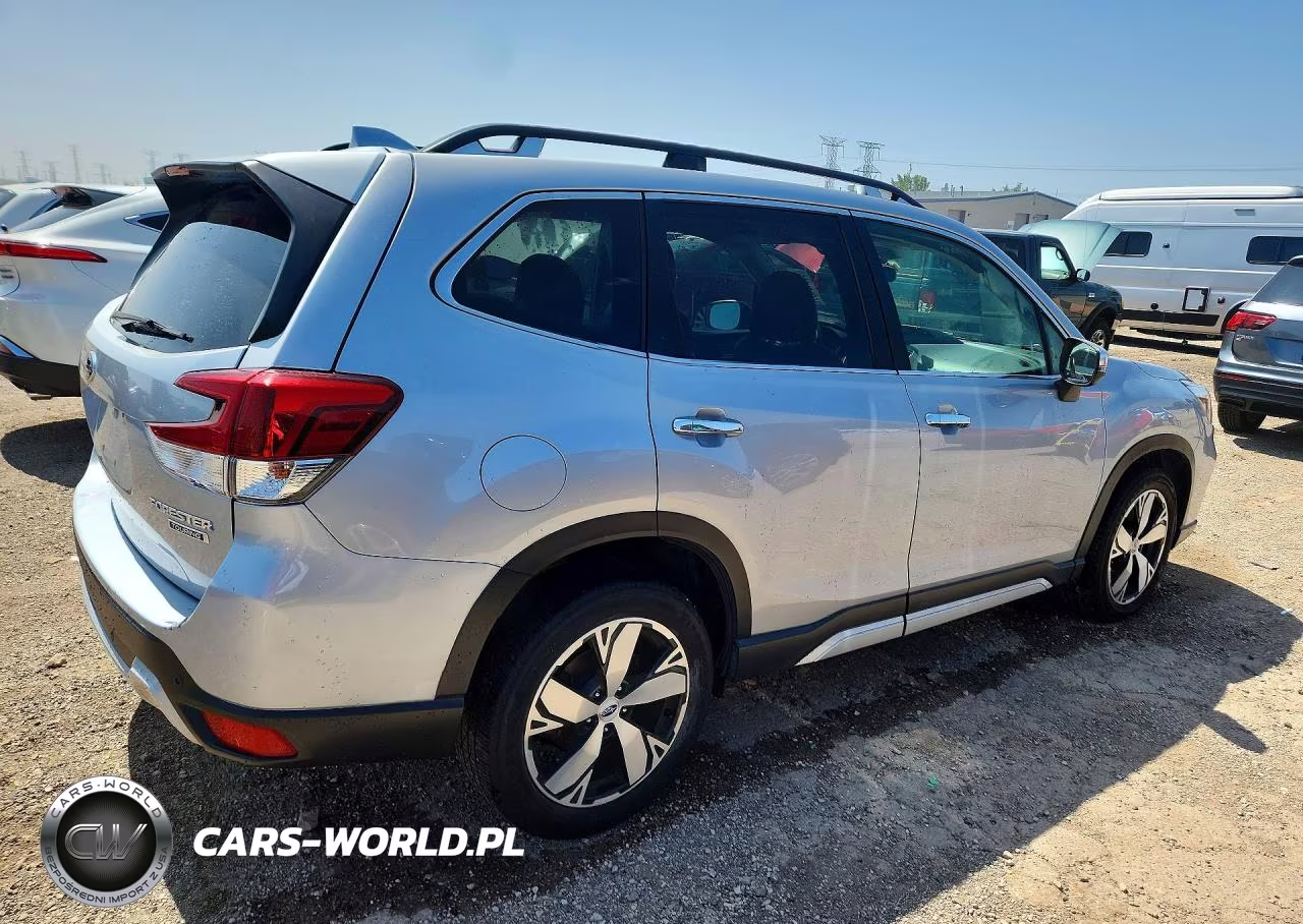 2019 Subaru Forester Touring VIN:JF2SKAWC1KH431012 - 3
