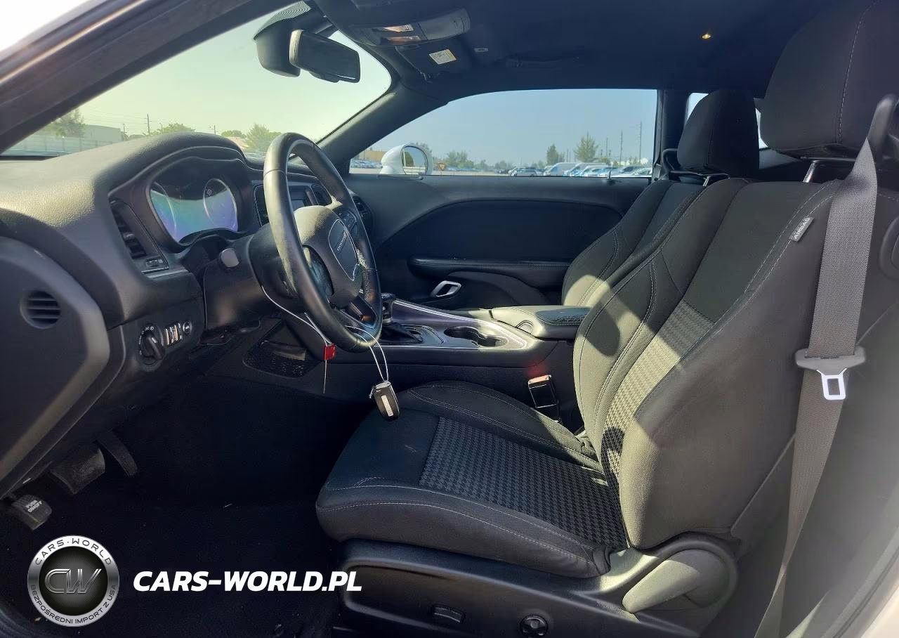 2018 Dodge Challenger Sxt VIN:2C3CDZAG8JH246426 - 7