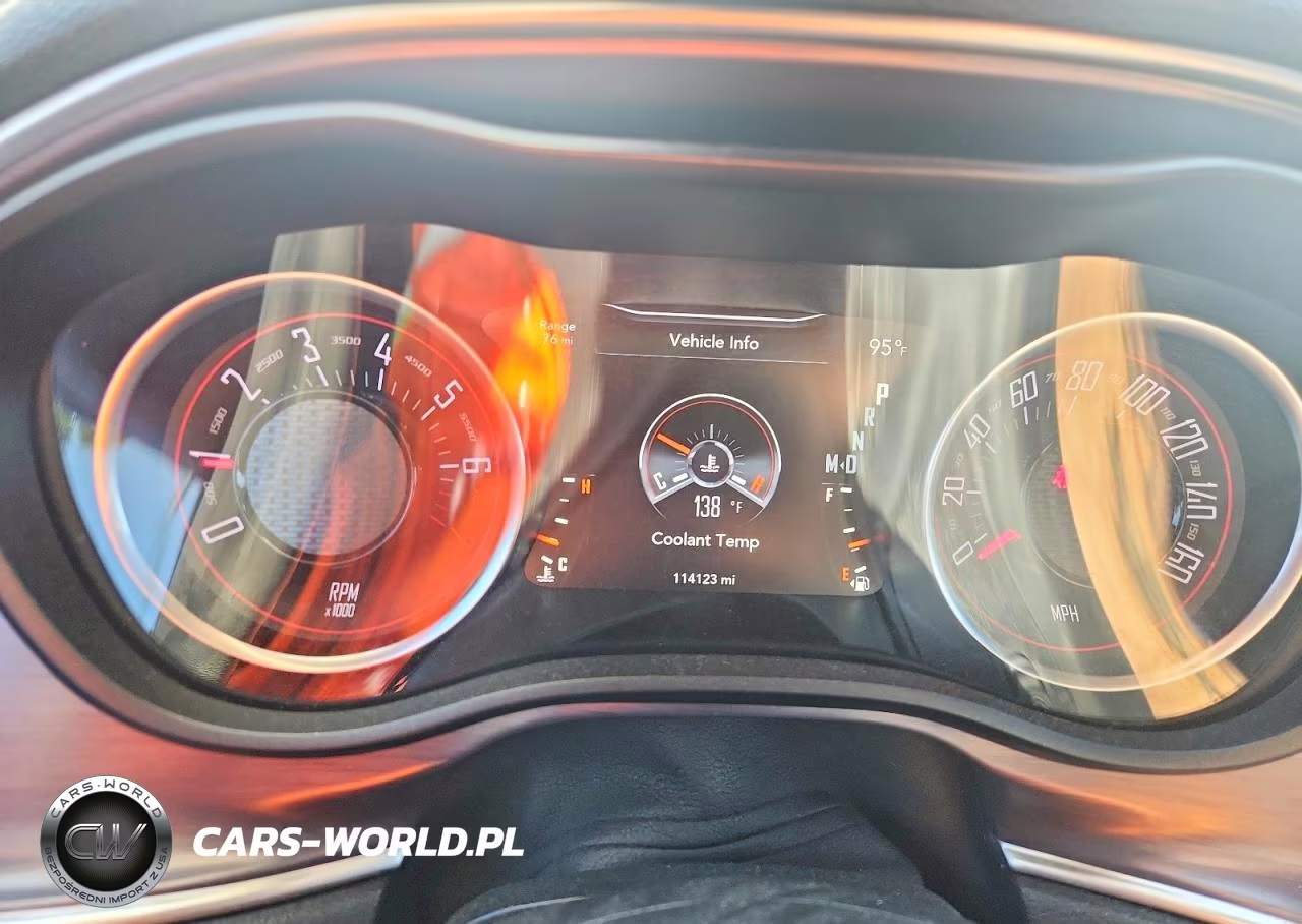 2018 Dodge Challenger Sxt VIN:2C3CDZAG8JH246426 - 9