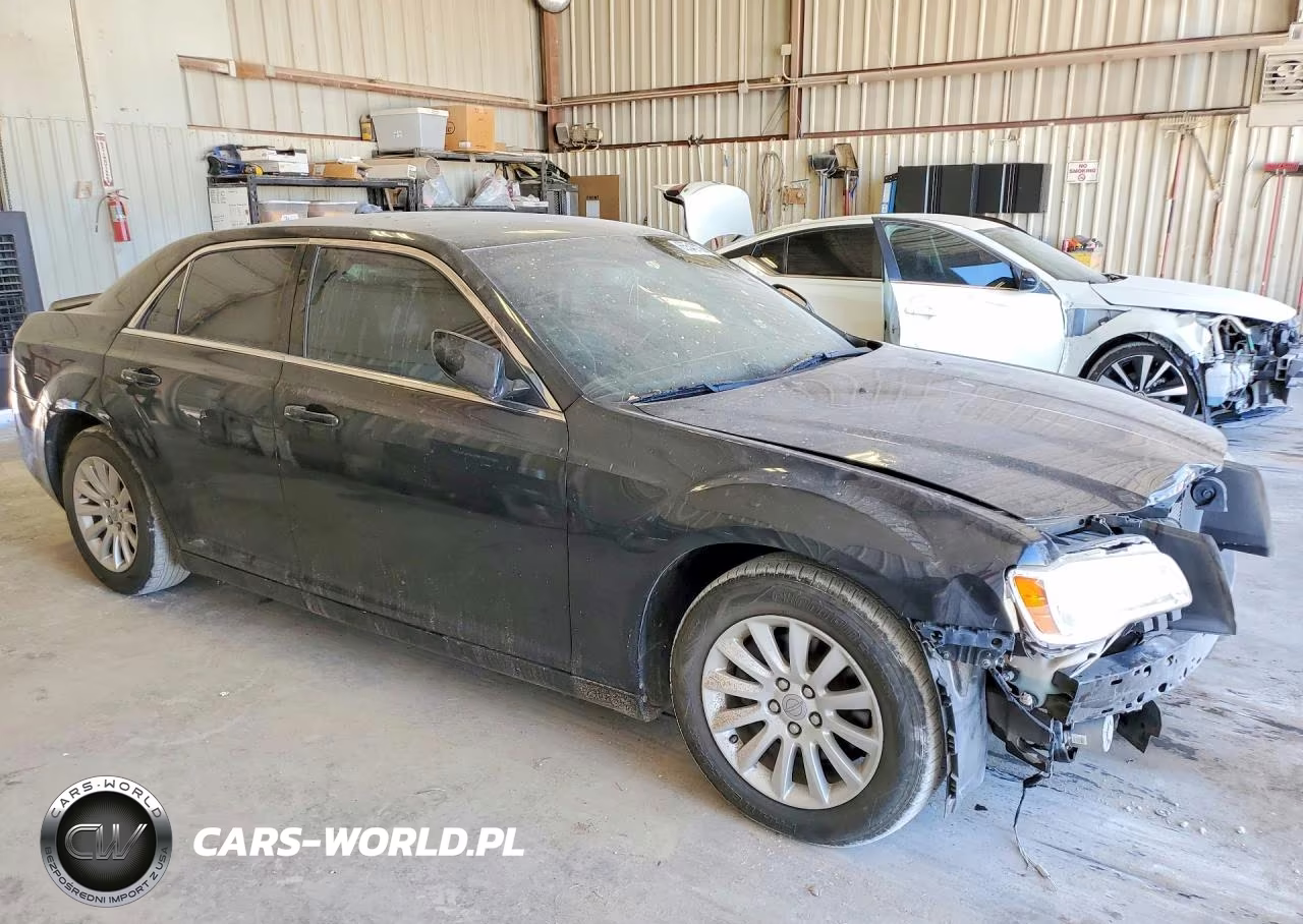 2014 Chrysler 300 VIN:2C3CCAAG0EH138926 - 4