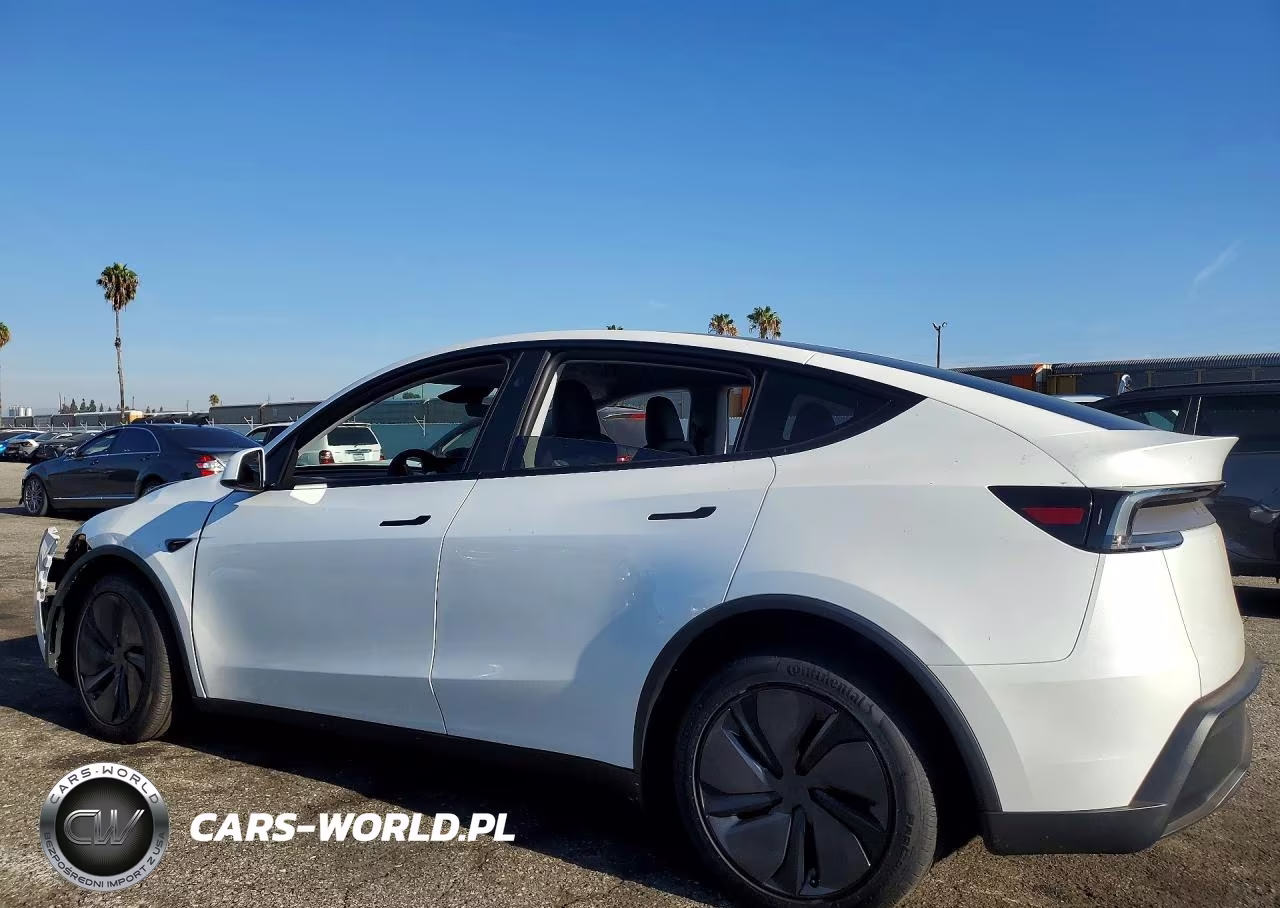2026 Tesla Model Y VIN:7SAYGDED2TF444118 - 2