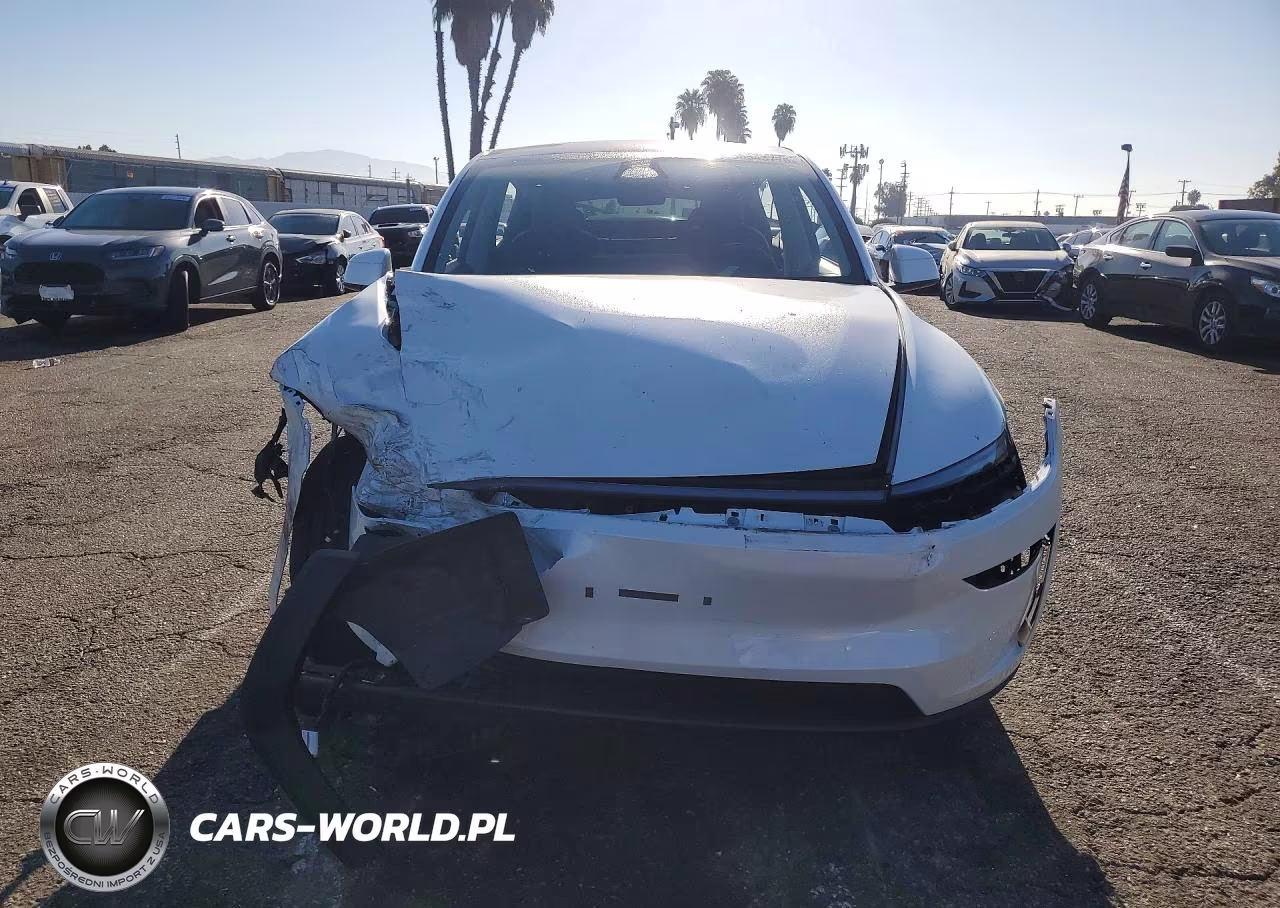 2026 Tesla Model Y VIN:7SAYGDED2TF444118 - 5
