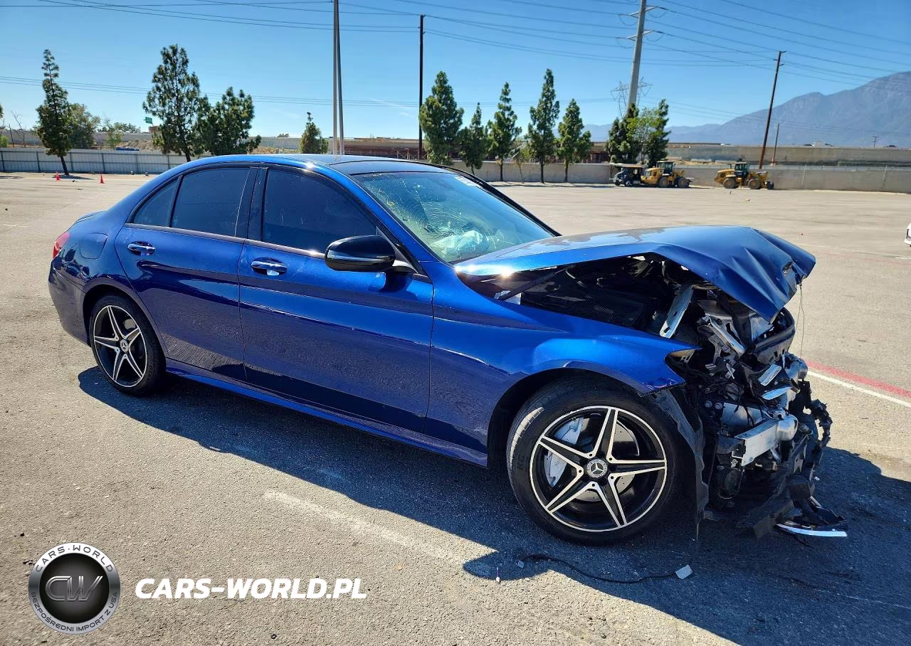 2018 Mercedes-Benz C 300 VIN:55SWF4JB4JU250987 - 4
