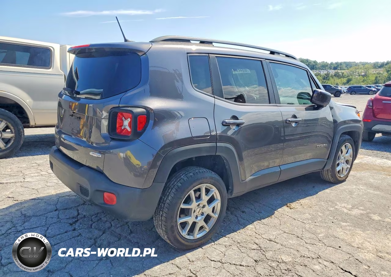 2020 Jeep Renegade Latitude VIN:ZACNJABB3LPL18245 - 3
