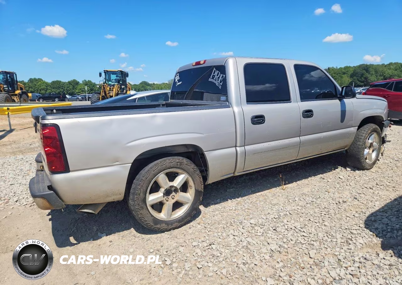 2004 Chevrolet Silverado C1500 VIN:2GCEC13T841307936 - 3